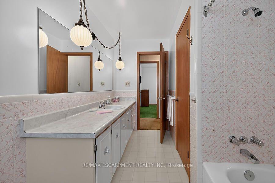 Photo 10 of 57 Turnbull Road, Hamilton, Dundas — HOMEH