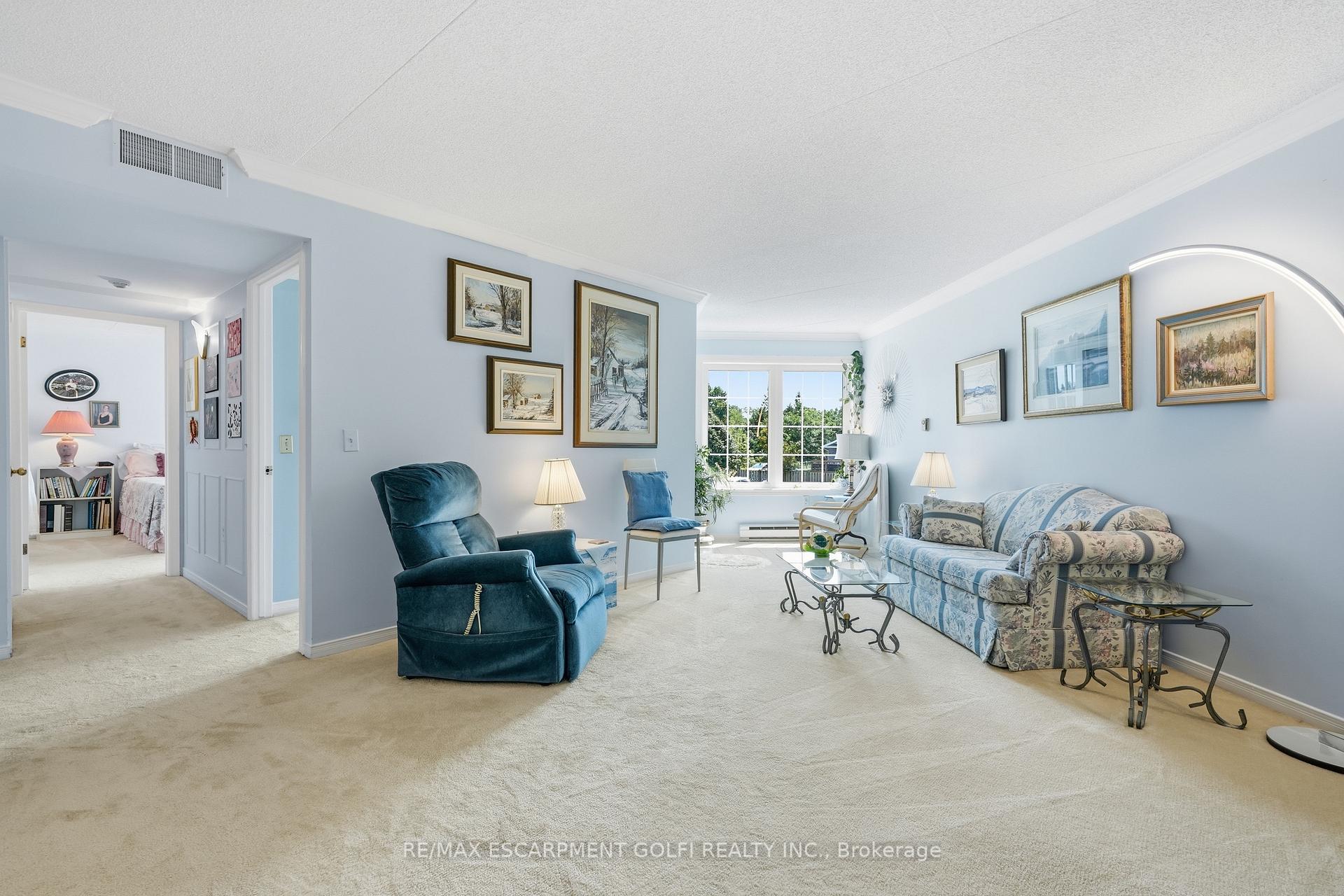 Photo 3 of Unit 215, 3420 Frederick Avenue, Lincoln, Lincoln-Jordan/Vineland — HOMEH