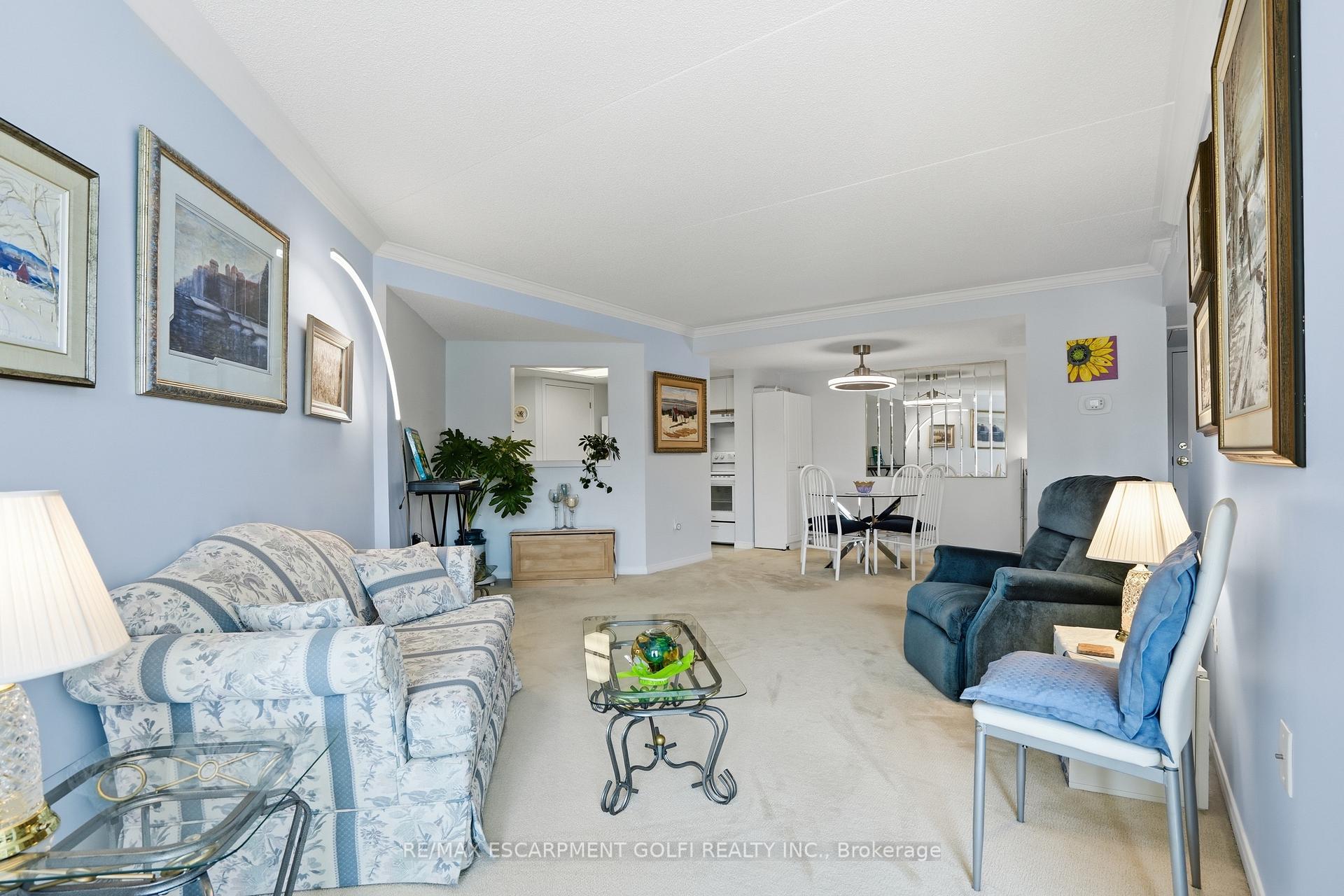 Photo 5 of Unit 215, 3420 Frederick Avenue, Lincoln, Lincoln-Jordan/Vineland — HOMEH