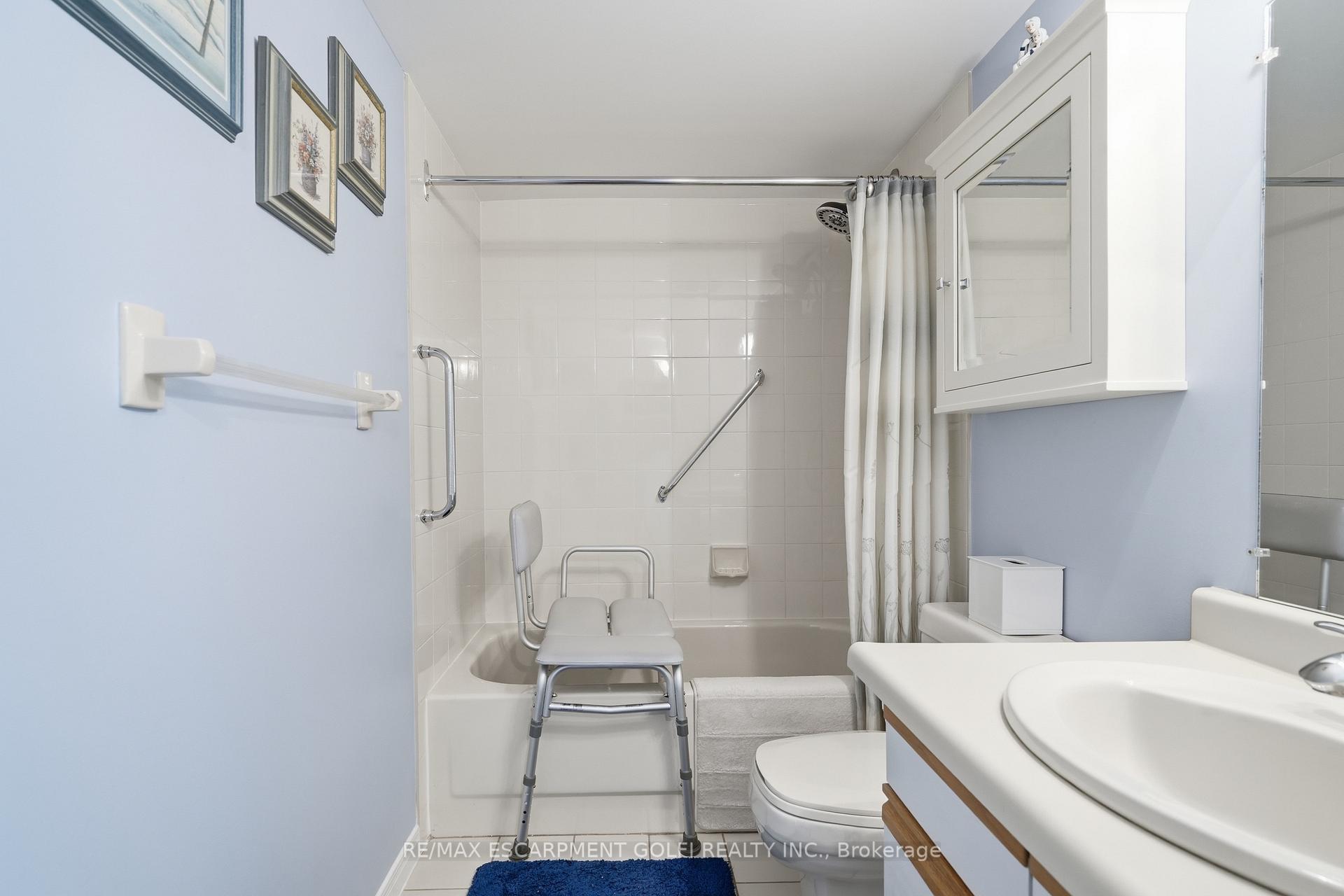 Photo 14 of Unit 215, 3420 Frederick Avenue, Lincoln, Lincoln-Jordan/Vineland — HOMEH