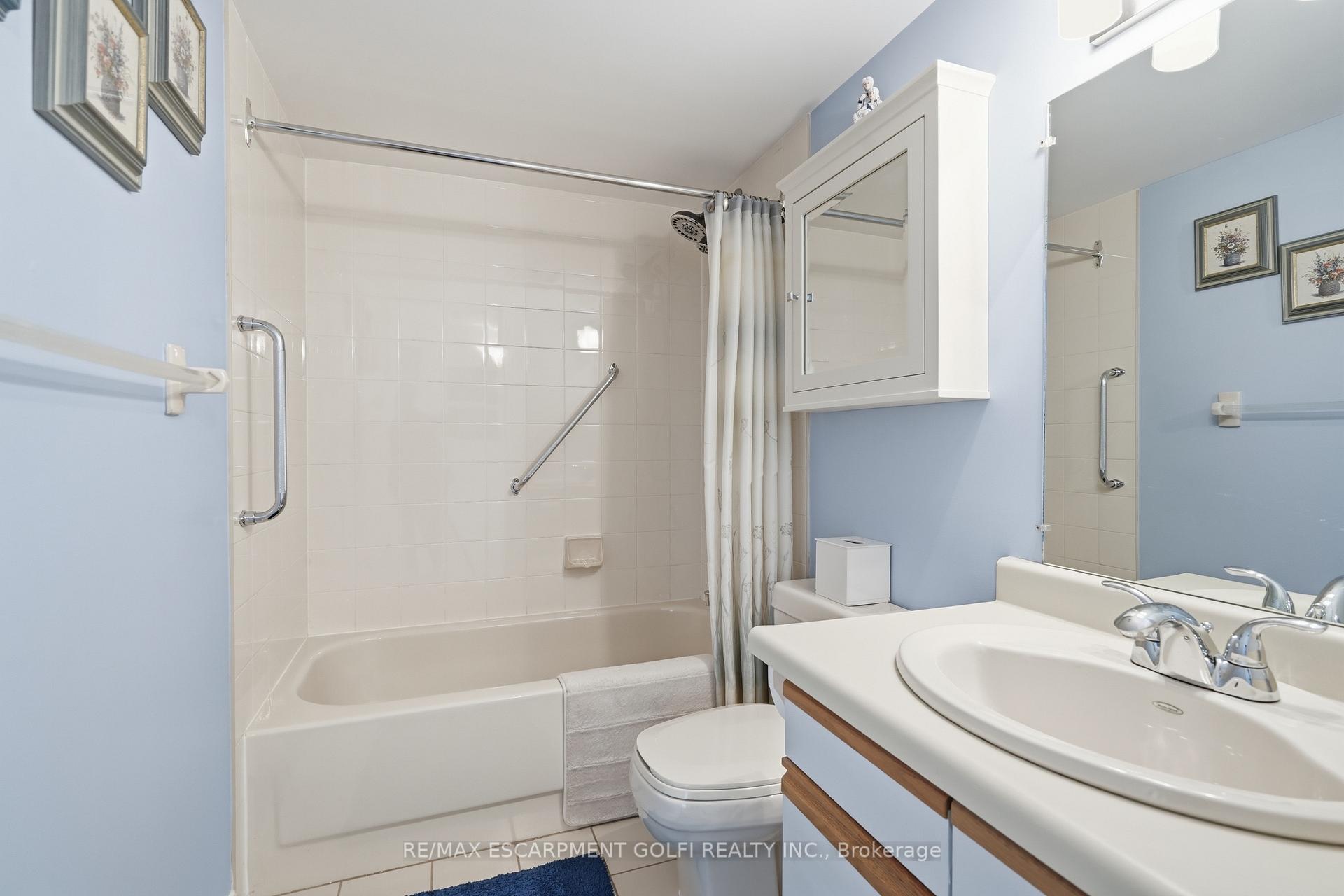 Photo 15 of Unit 215, 3420 Frederick Avenue, Lincoln, Lincoln-Jordan/Vineland — HOMEH