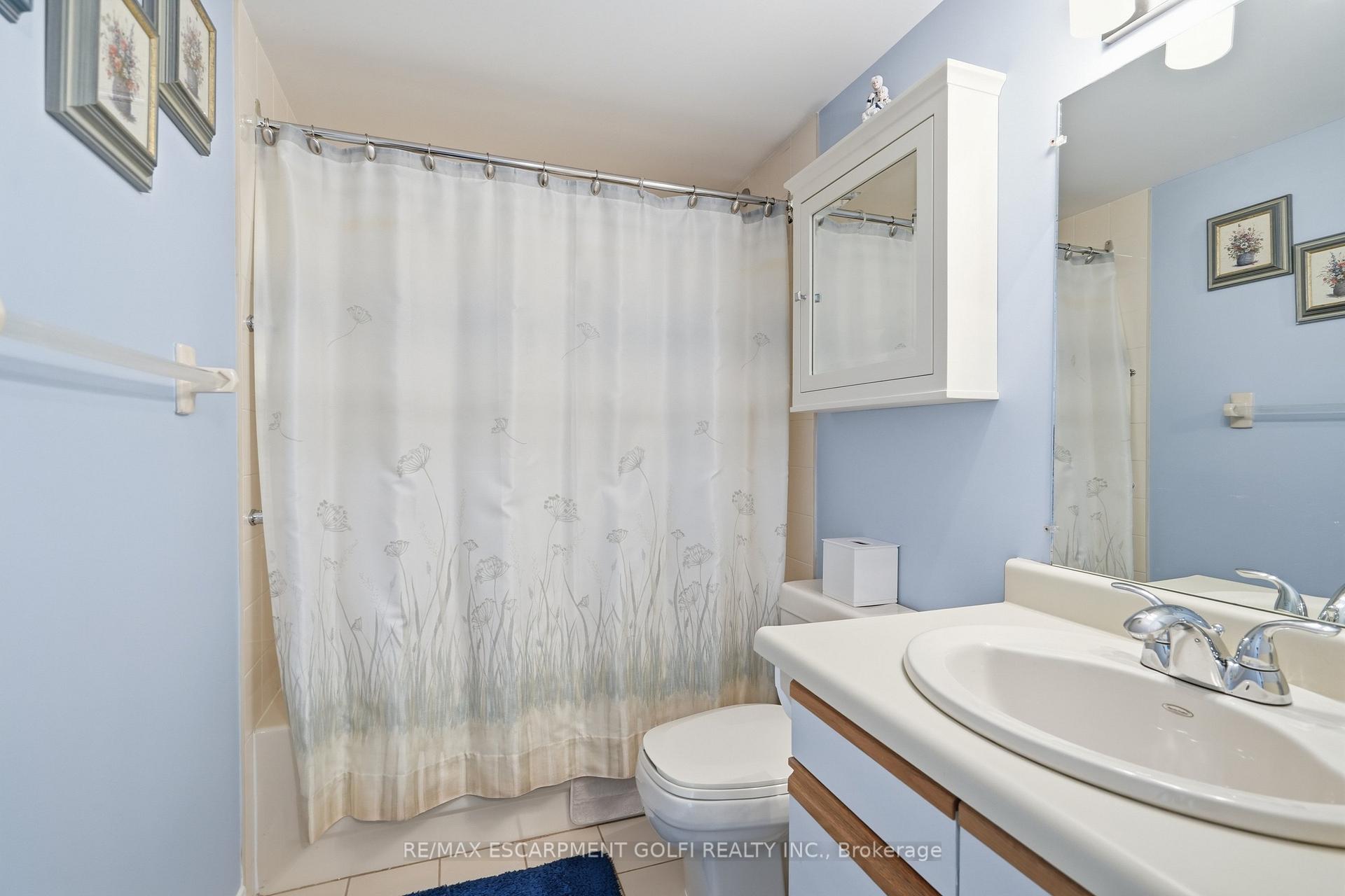 Photo 16 of Unit 215, 3420 Frederick Avenue, Lincoln, Lincoln-Jordan/Vineland — HOMEH