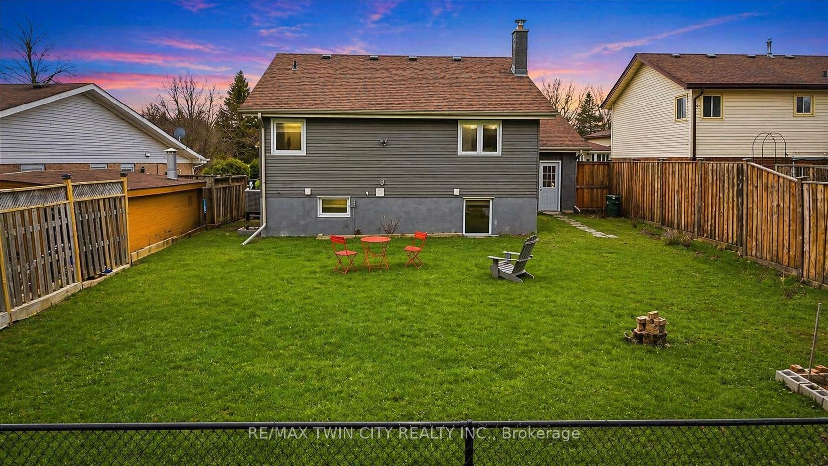 Photo 33 of 86 Carlyle Drive, Kitchener, Brigadoon — HOMEH