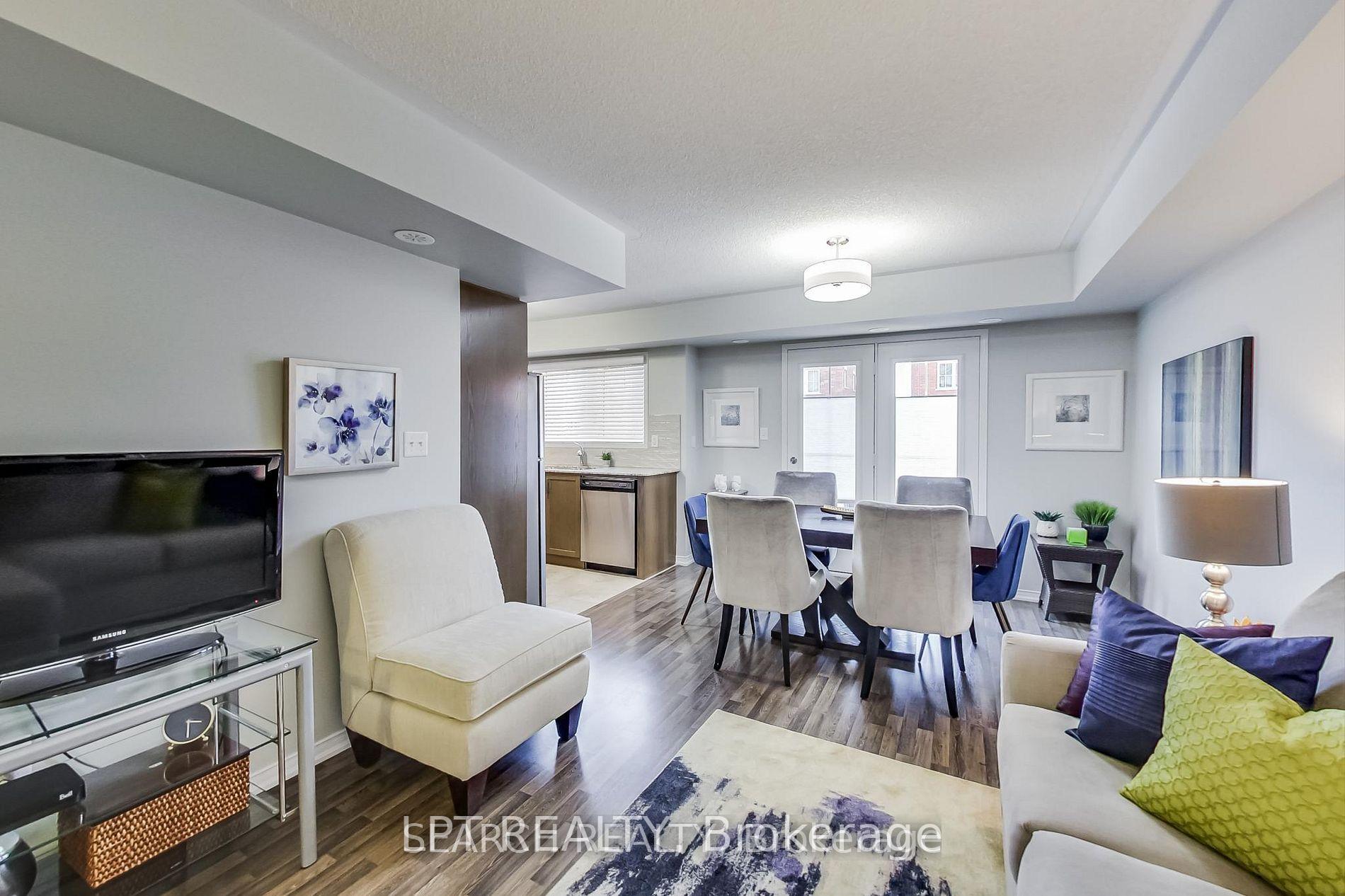 Photo 5 of Unit 11, 2492 Post Road, Oakville, River Oaks — HOMEH
