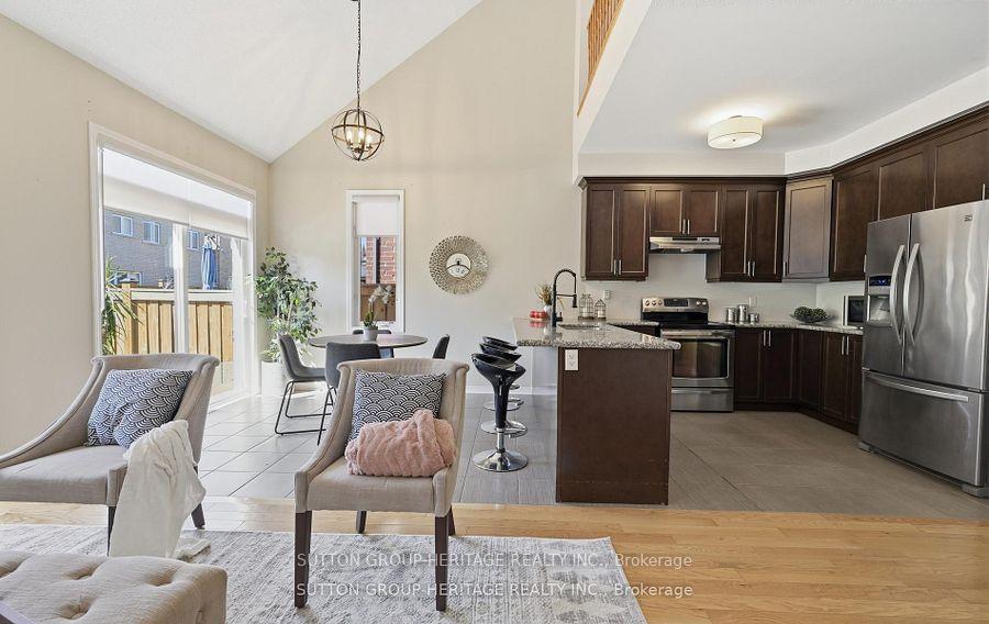 Photo 10 of 19 Northglen Boulevard, Clarington, Bowmanville — HOMEH