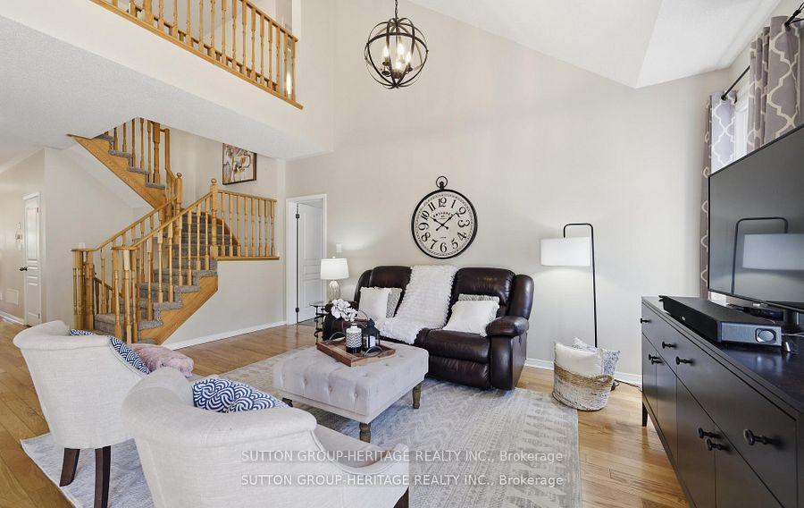 Photo 17 of 19 Northglen Boulevard, Clarington, Bowmanville — HOMEH