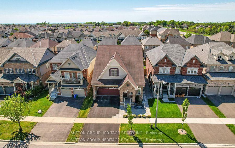 Photo 38 of 19 Northglen Boulevard, Clarington, Bowmanville — HOMEH