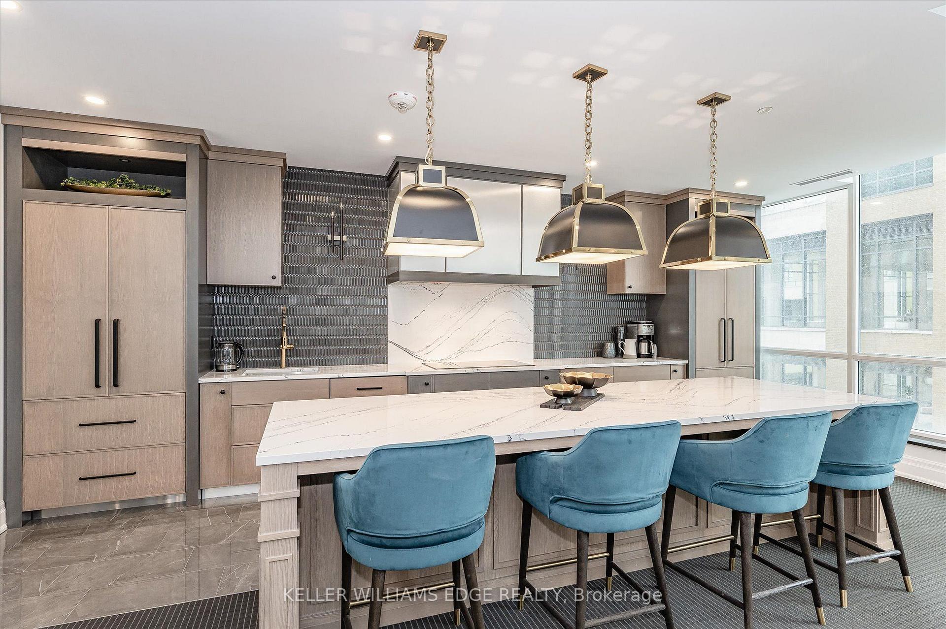 Photo 6 of Unit 202, 2060 Lakeshore Road, Burlington, Brant — HOMEH