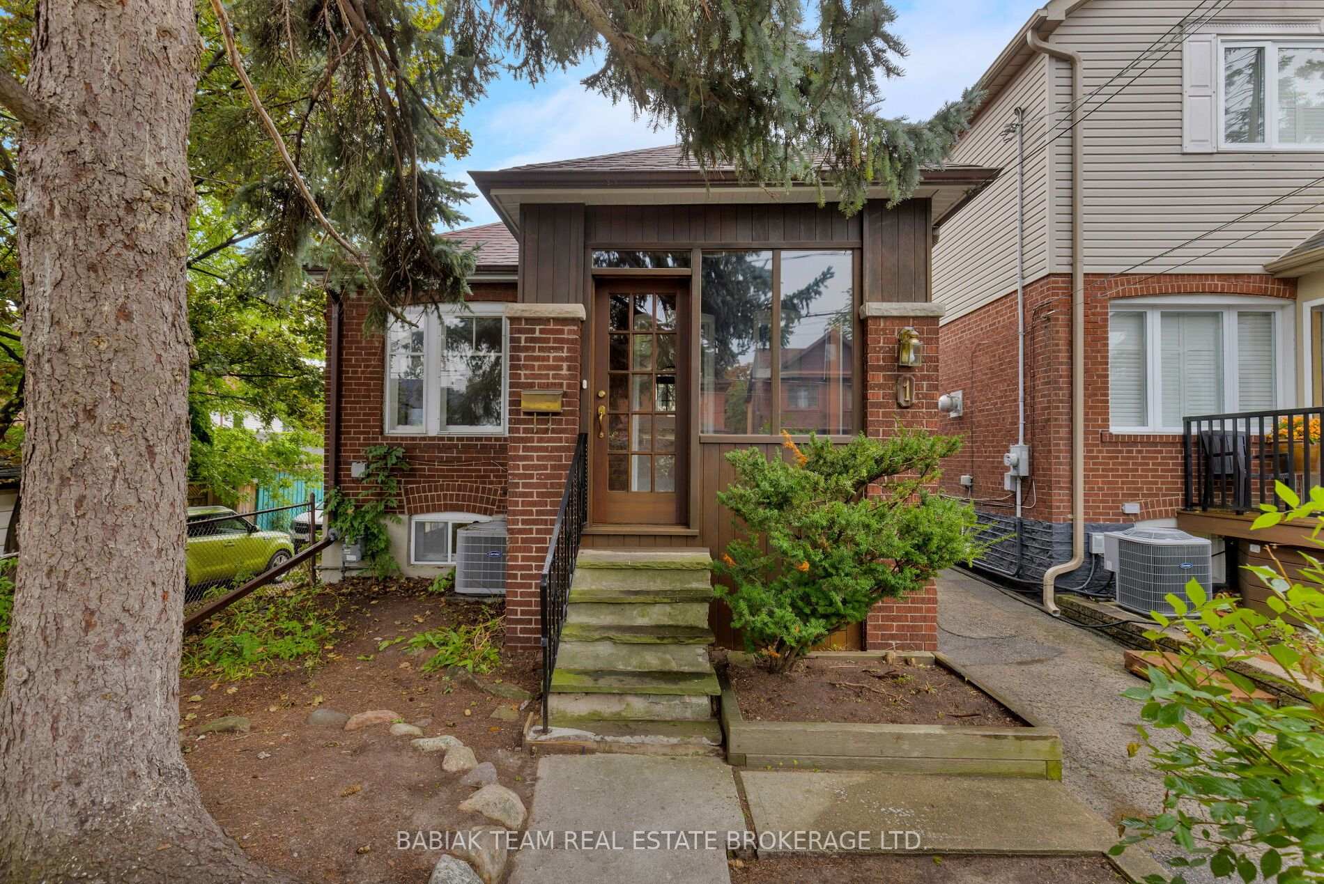 Photo 1 of 1 Rambert Crescent, Toronto, High Park-Swansea — HOMEH