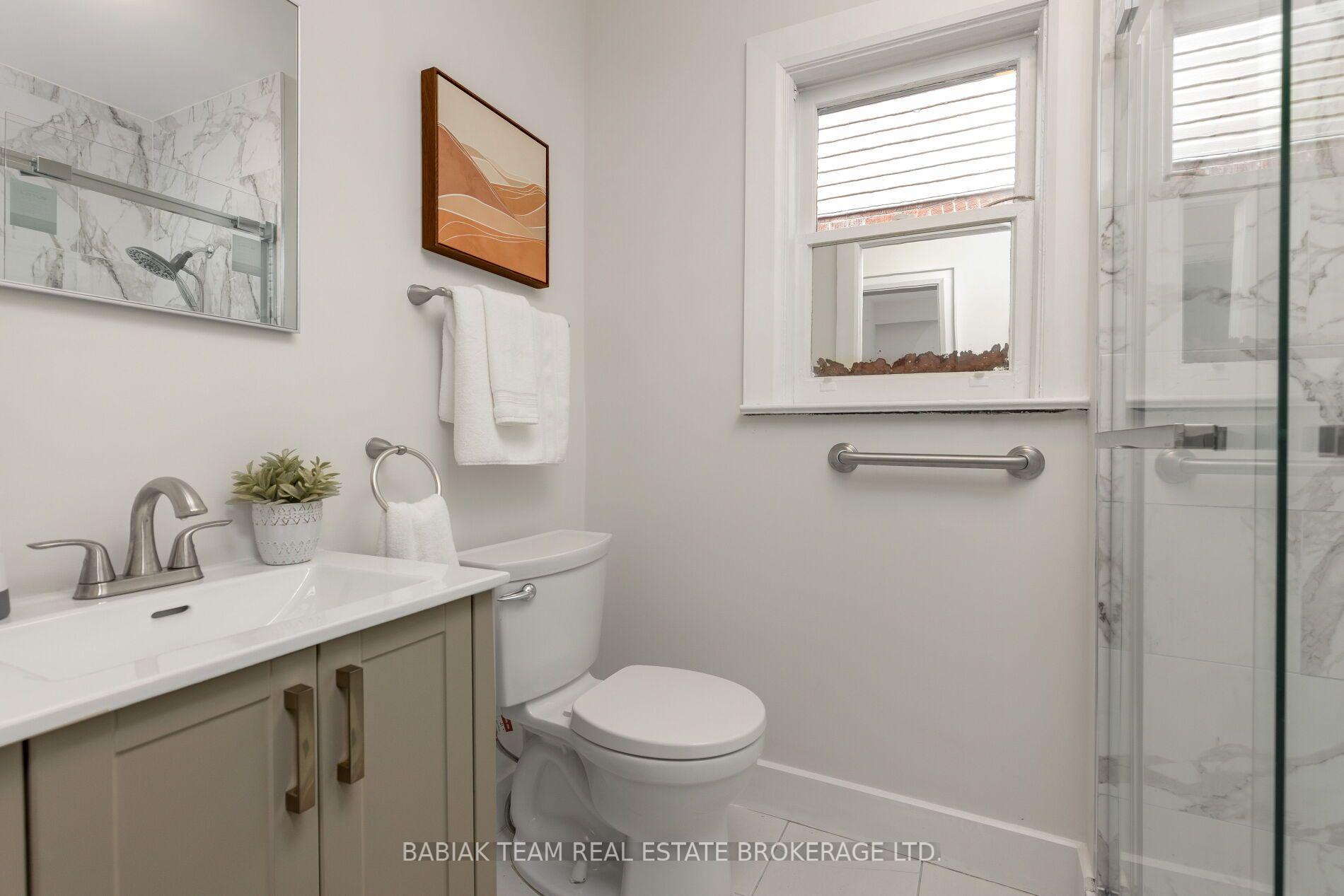 Photo 18 of 1 Rambert Crescent, Toronto, High Park-Swansea — HOMEH
