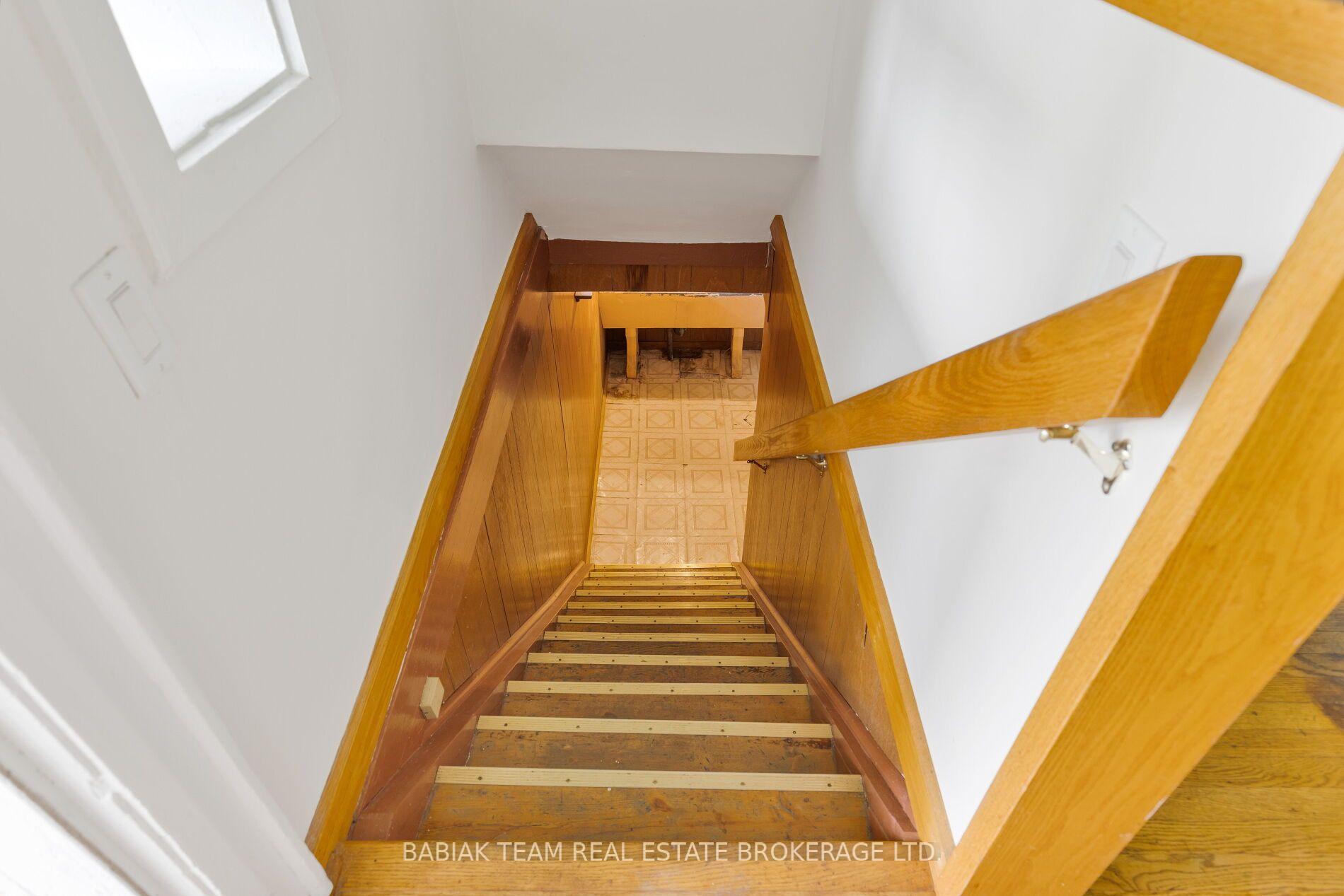 Photo 20 of 1 Rambert Crescent, Toronto, High Park-Swansea — HOMEH