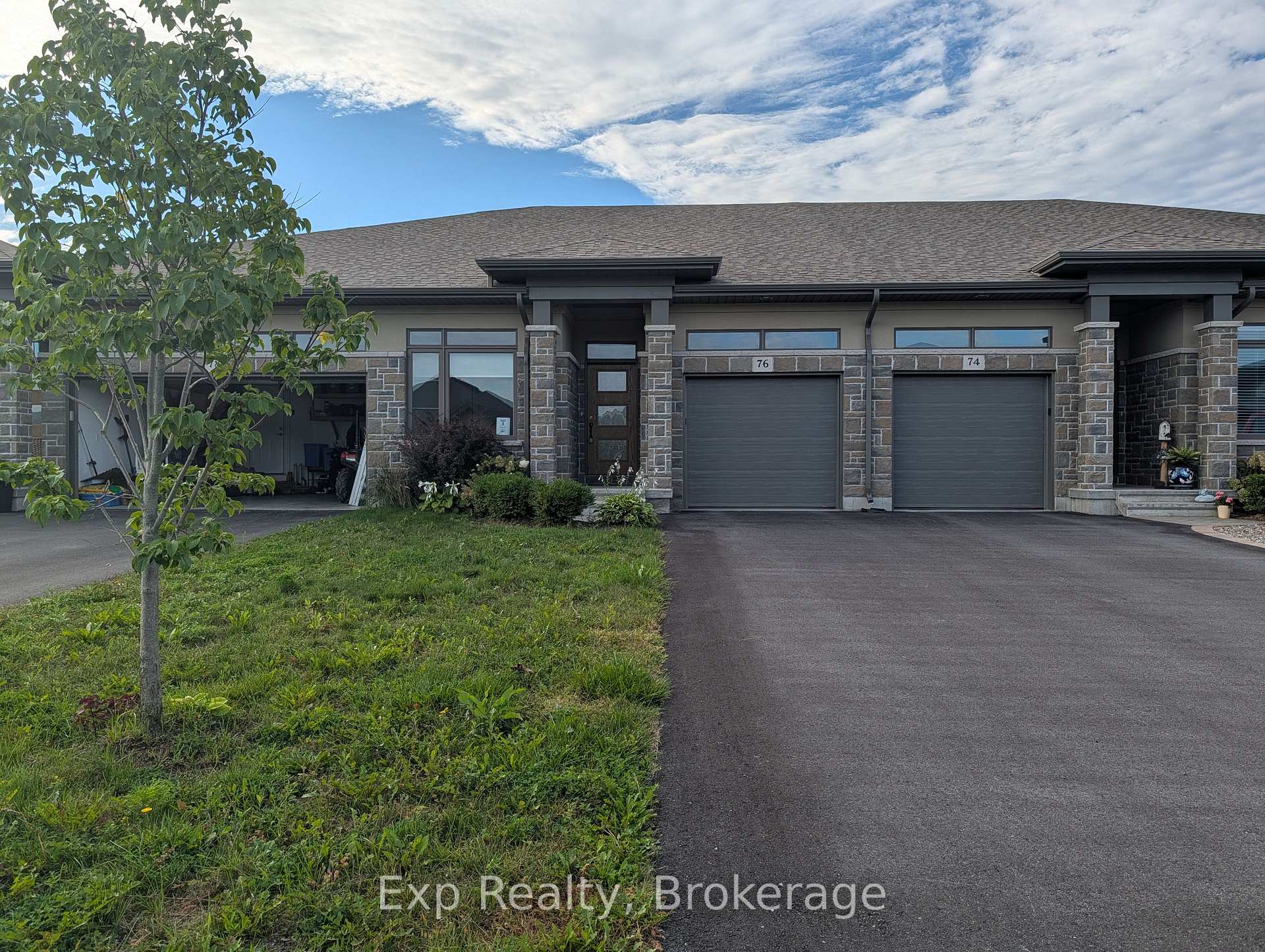 Photo 2 of 76 Covington Crescent, Belleville, Thurlow Ward — HOMEH