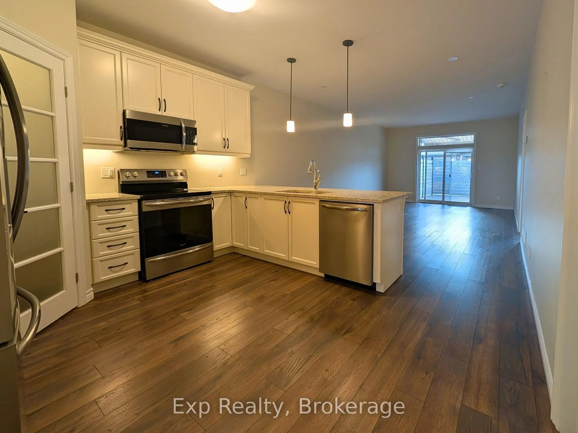 Photo 7 of 76 Covington Crescent, Belleville, Thurlow Ward — HOMEH