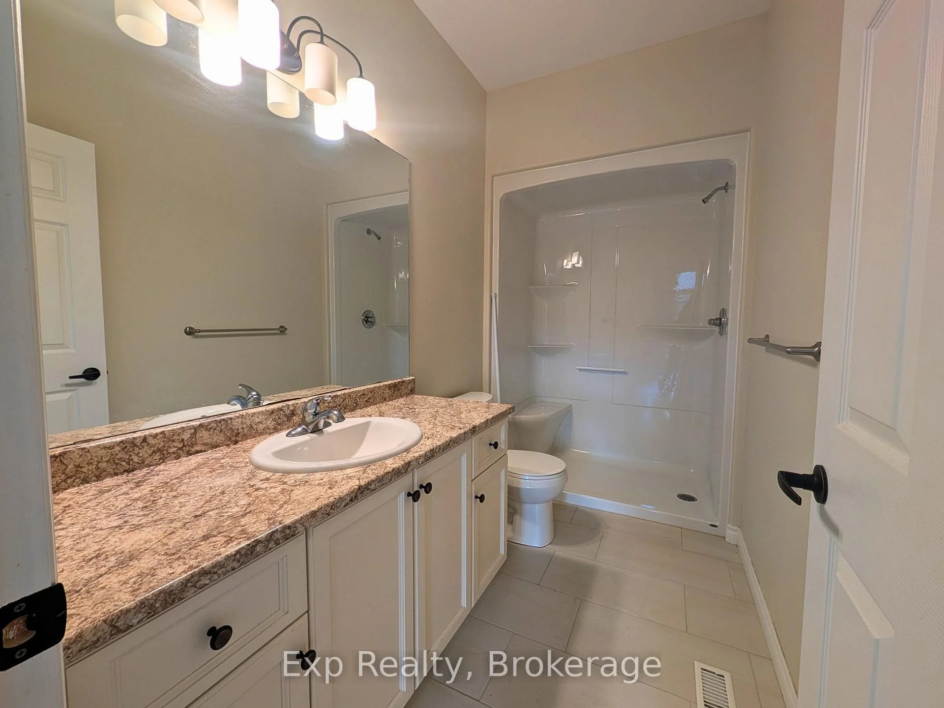 Photo 33 of 76 Covington Crescent, Belleville, Thurlow Ward — HOMEH