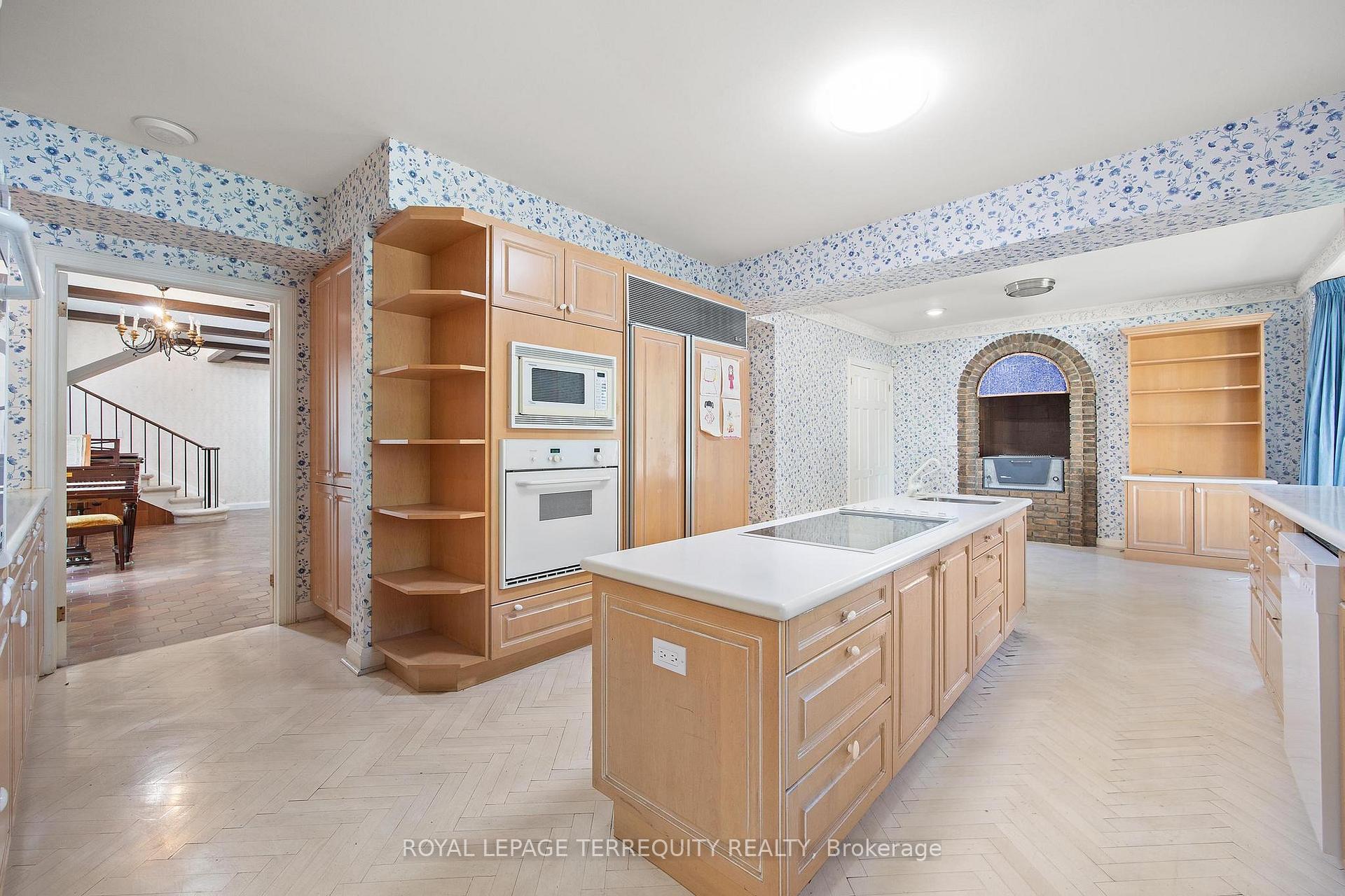 Photo 24 of 2 Chieftain Crescent, North York, St. Andrew-Windfields — HOMEH