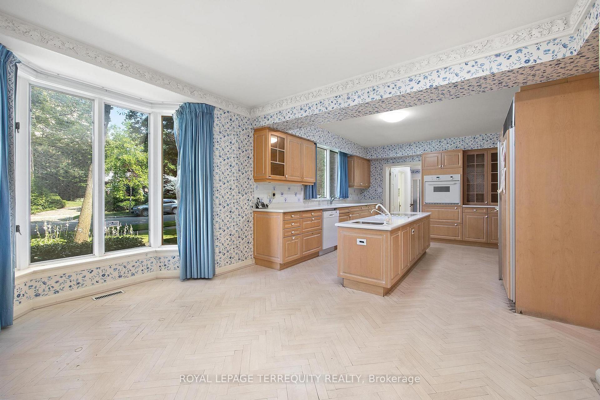 Photo 26 of 2 Chieftain Crescent, North York, St. Andrew-Windfields — HOMEH