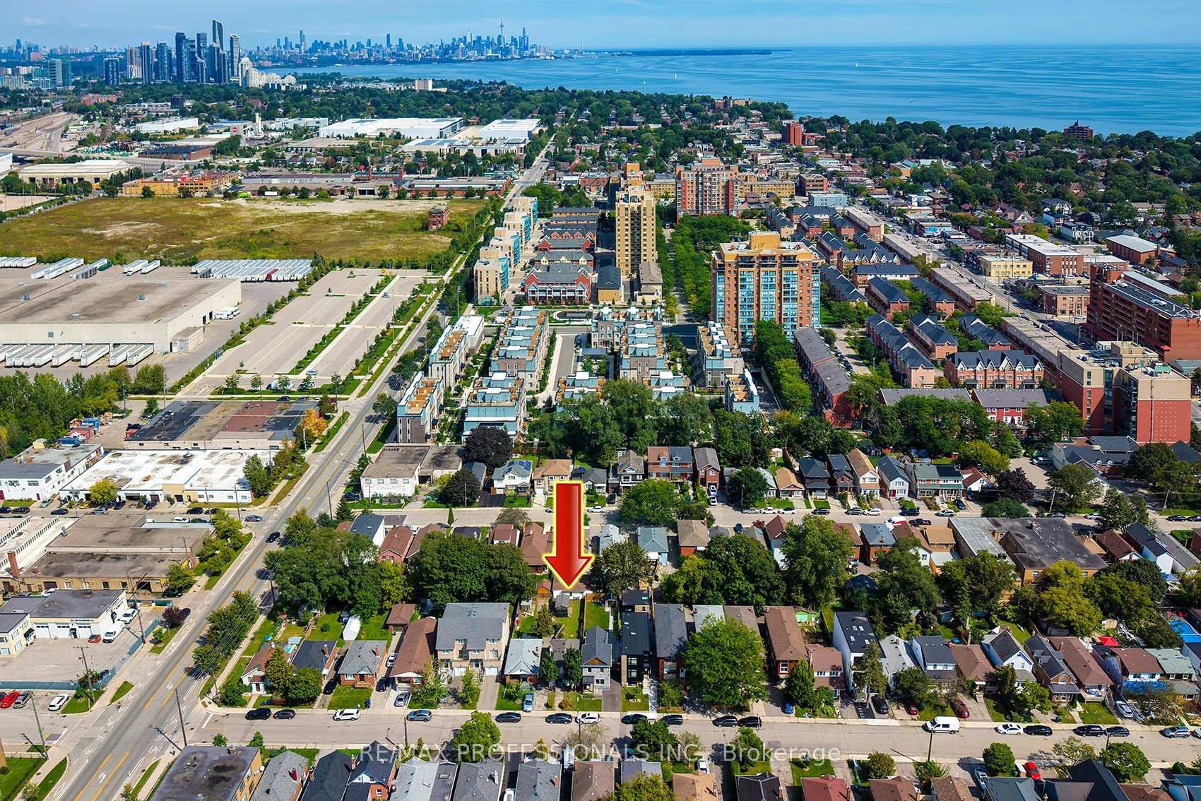 Photo 2 of 43 Fifteenth Street, Etobicoke, New Toronto — HOMEH
