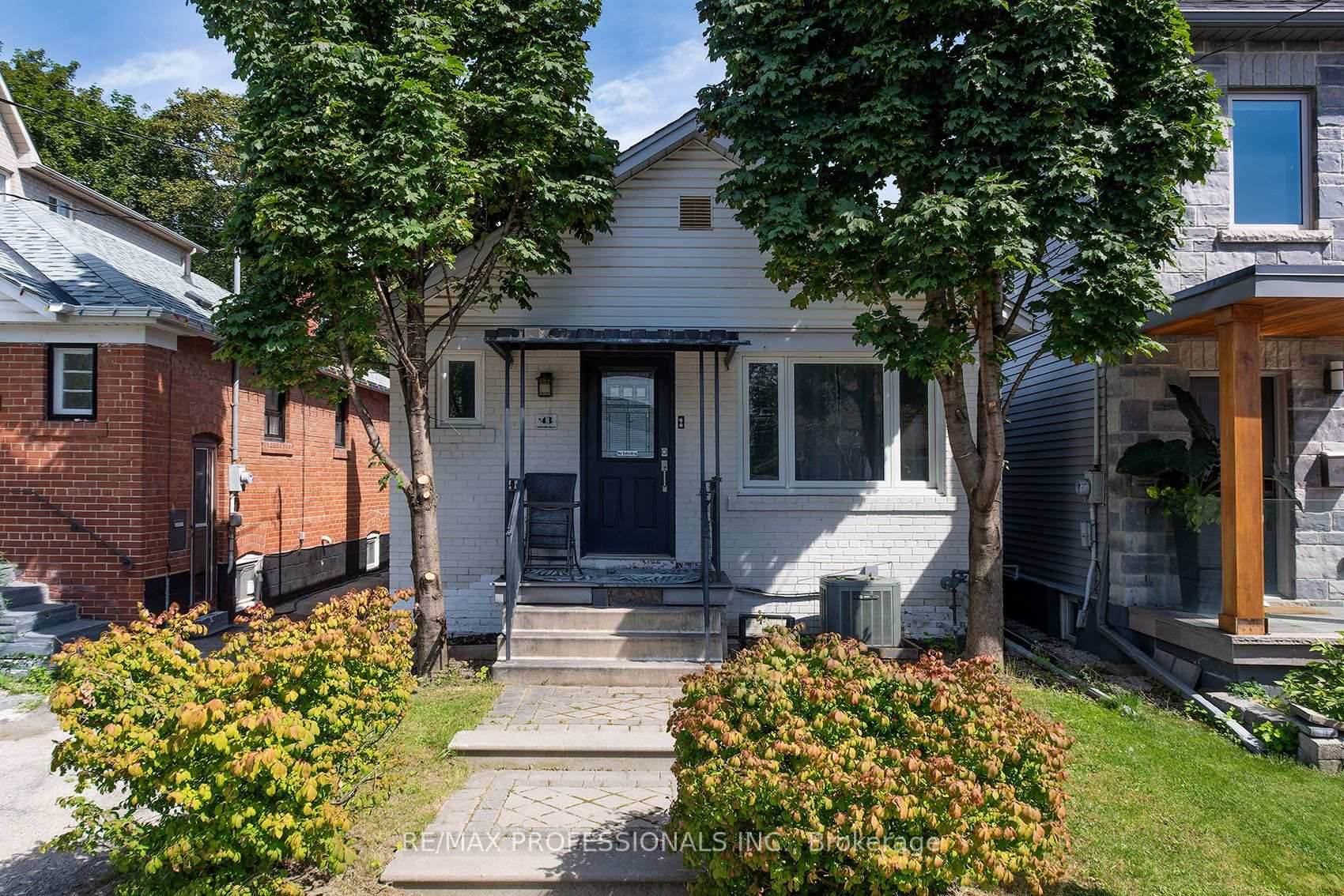 Photo 1 of 43 Fifteenth Street, Etobicoke, New Toronto — HOMEH