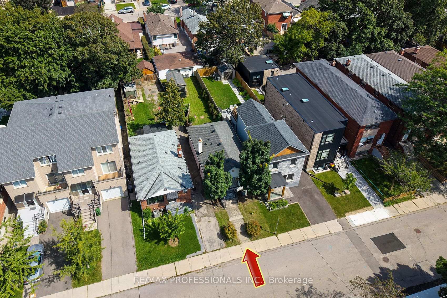 Photo 3 of 43 Fifteenth Street, Etobicoke, New Toronto — HOMEH