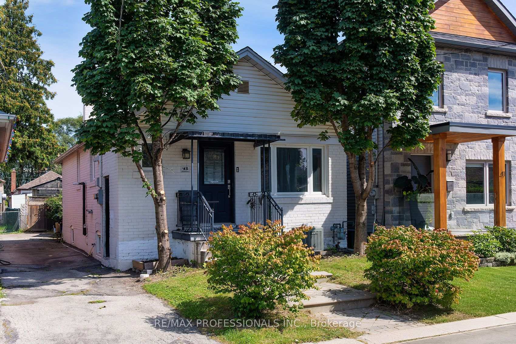 Photo 5 of 43 Fifteenth Street, Etobicoke, New Toronto — HOMEH
