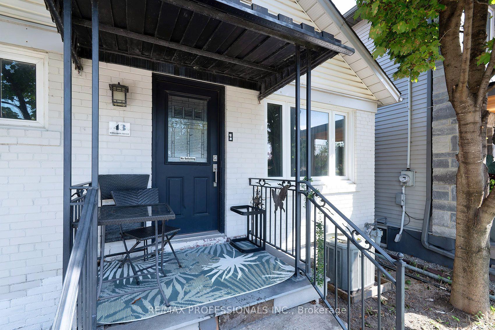 Photo 6 of 43 Fifteenth Street, Etobicoke, New Toronto — HOMEH