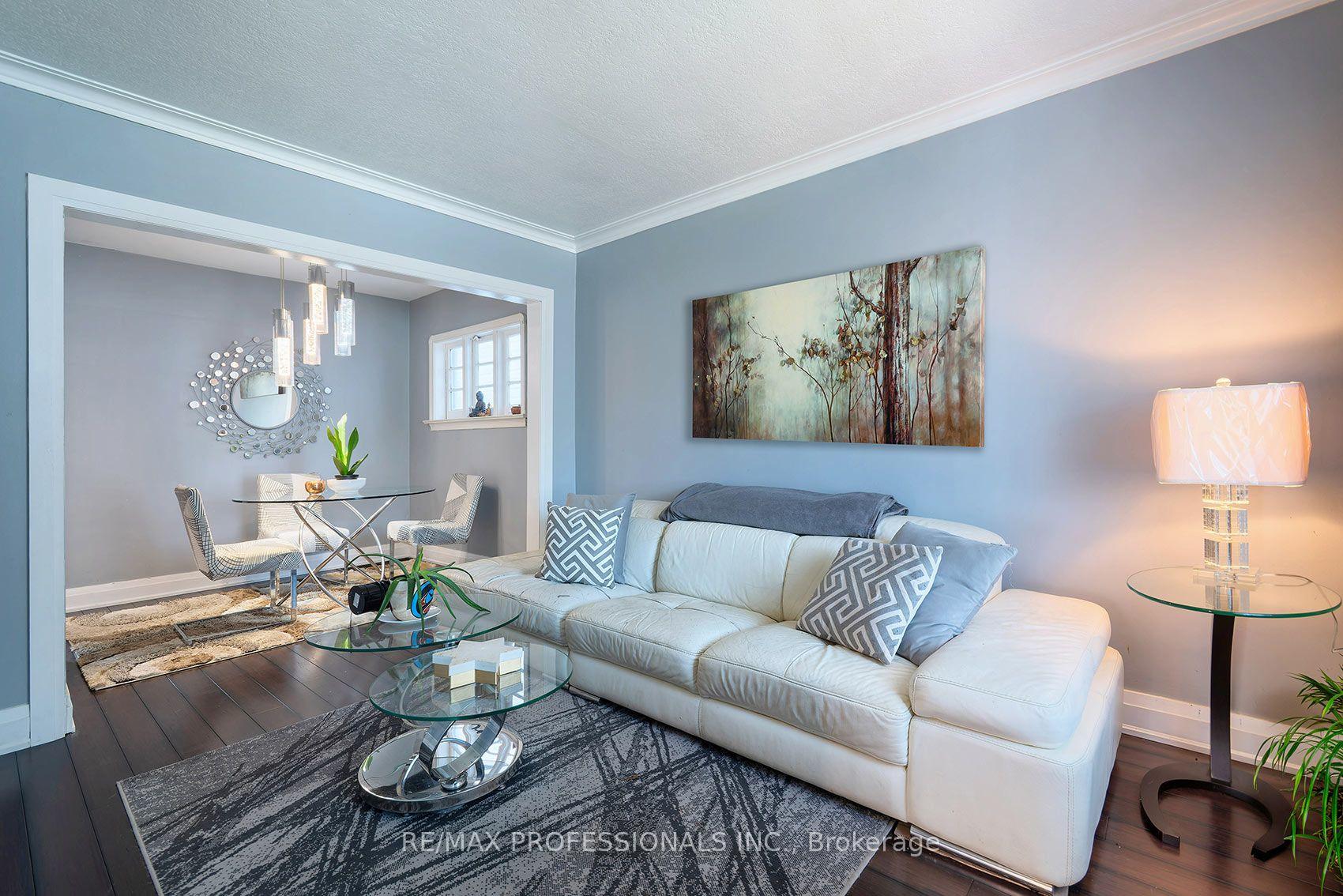 Photo 8 of 43 Fifteenth Street, Etobicoke, New Toronto — HOMEH