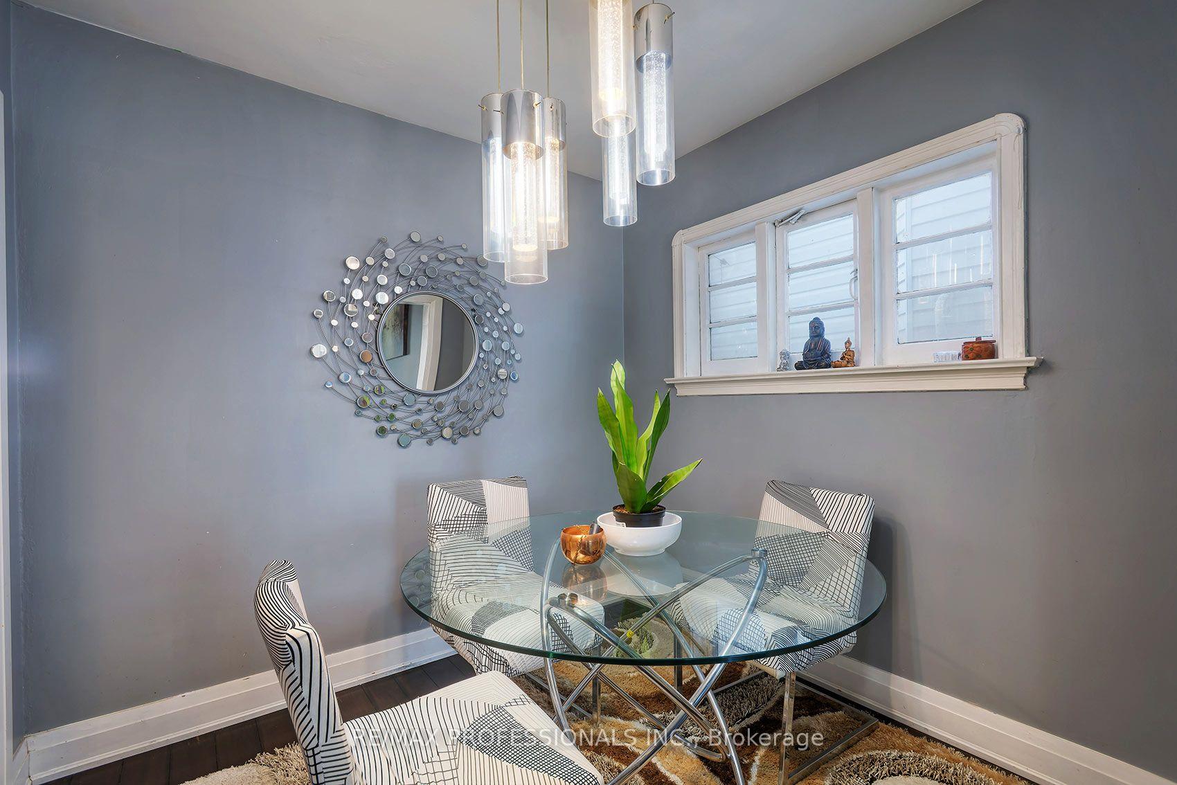 Photo 10 of 43 Fifteenth Street, Etobicoke, New Toronto — HOMEH