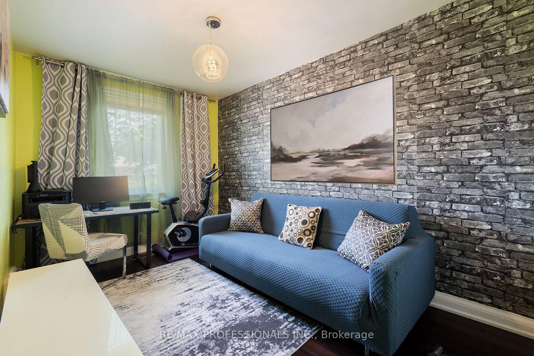 Photo 17 of 43 Fifteenth Street, Etobicoke, New Toronto — HOMEH