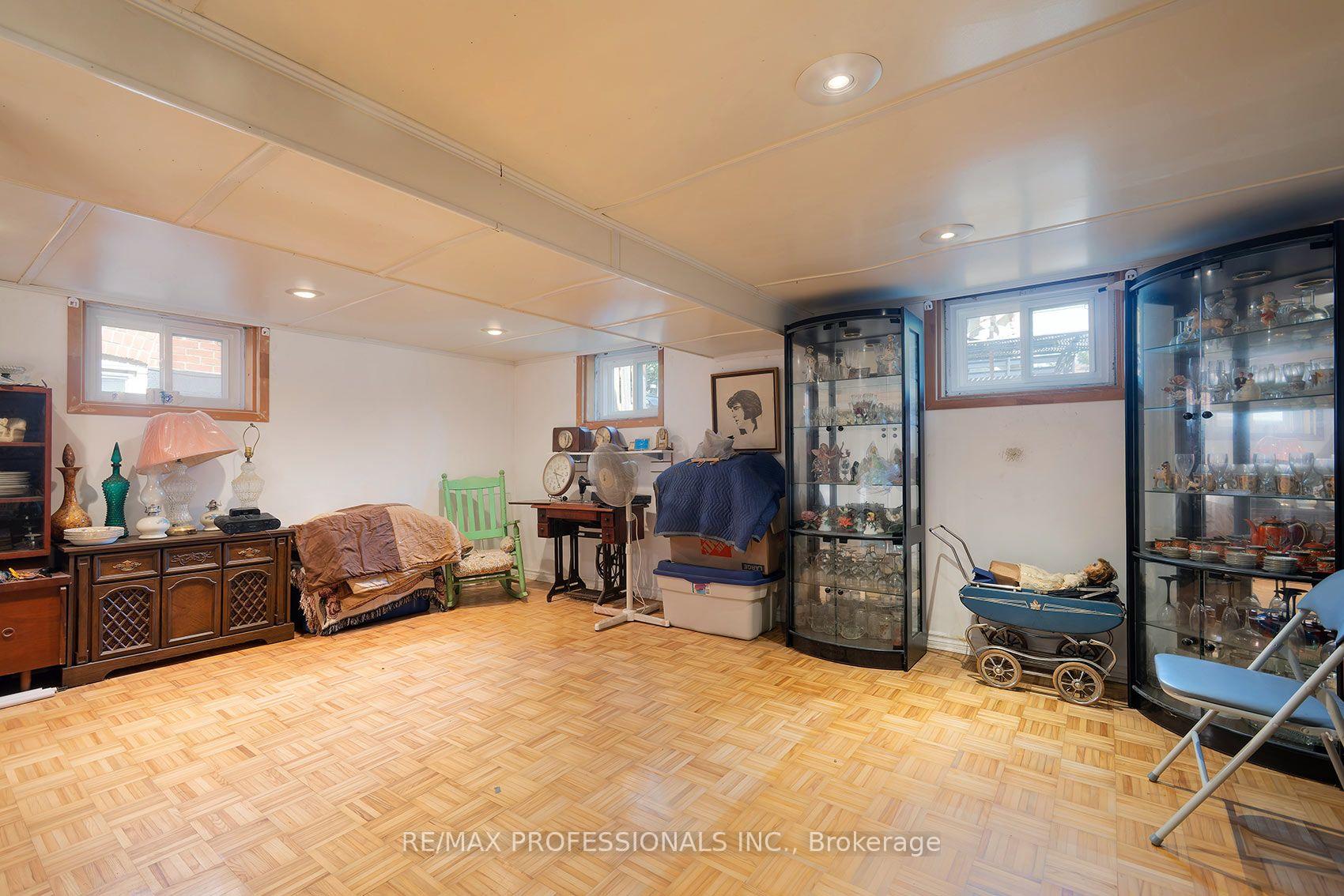 Photo 20 of 43 Fifteenth Street, Etobicoke, New Toronto — HOMEH