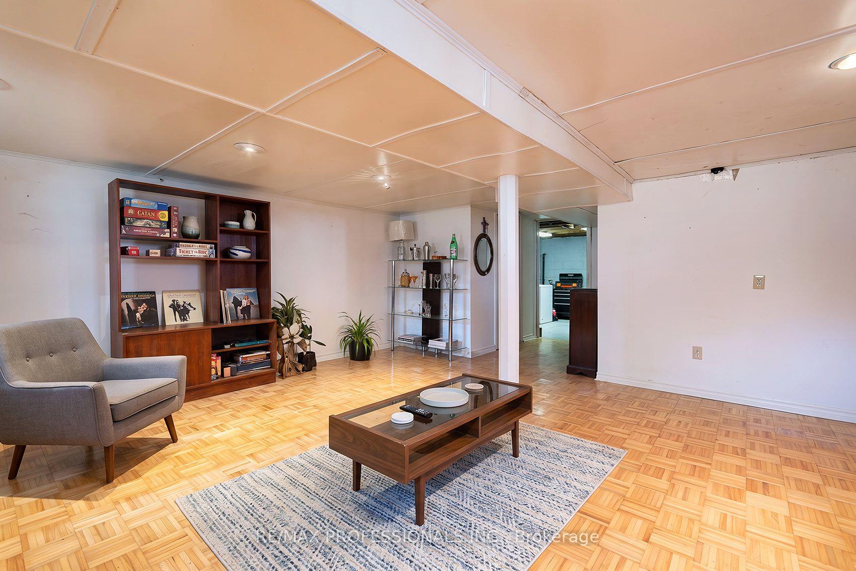 Photo 23 of 43 Fifteenth Street, Etobicoke, New Toronto — HOMEH