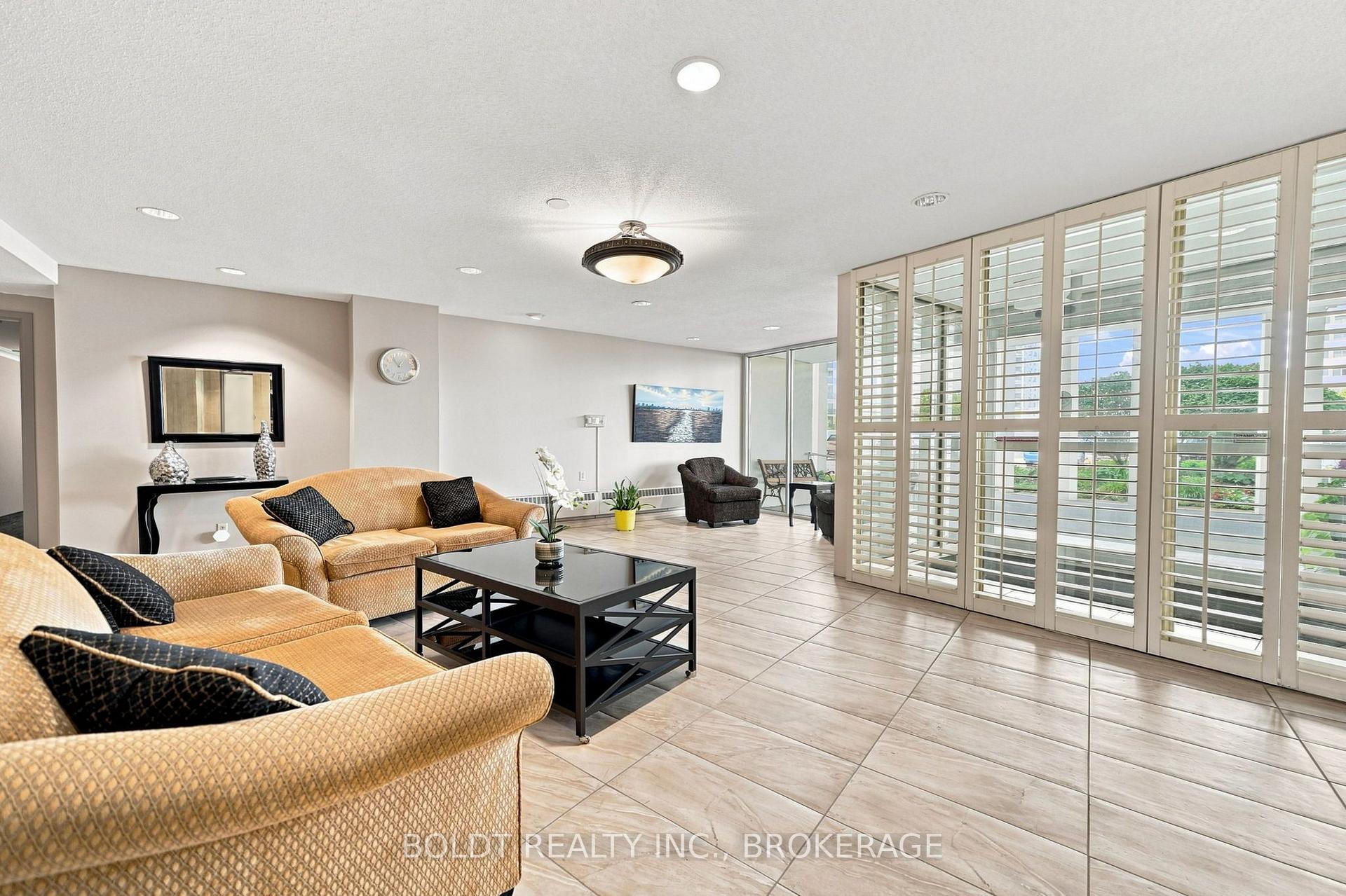 Photo 6 of Unit 1008, 35 Towering Heights Boulevard, St. Catharines, Glendale/Glenridge — HOMEH