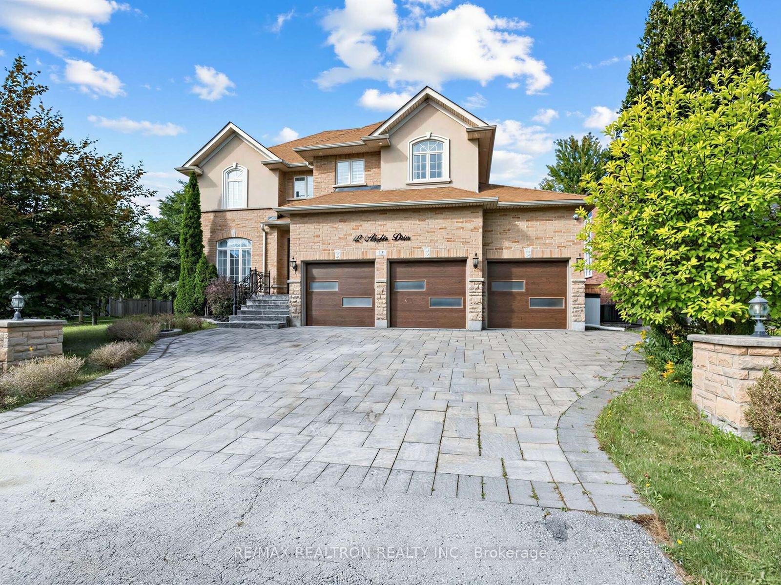 Photo 1 of 12 Anglin Drive, Richmond Hill, Jefferson — HOMEH