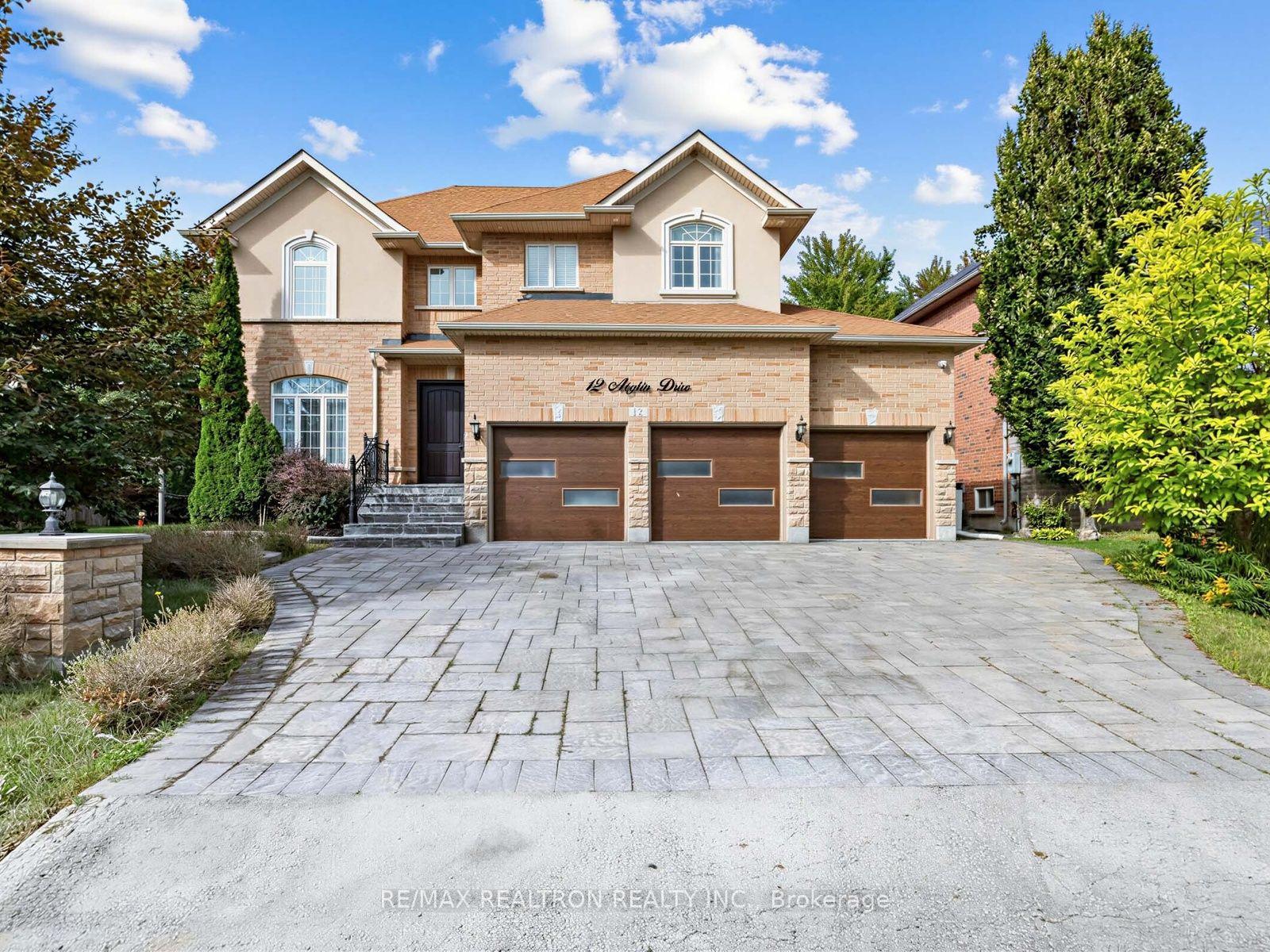 Photo 2 of 12 Anglin Drive, Richmond Hill, Jefferson — HOMEH
