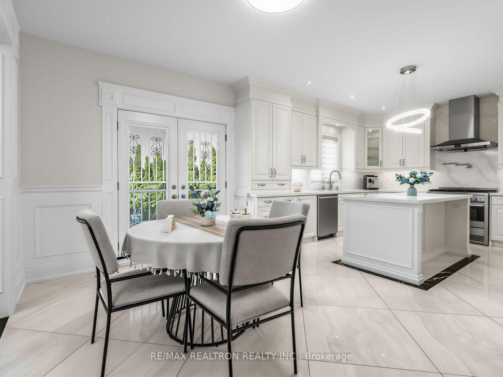 Photo 14 of 12 Anglin Drive, Richmond Hill, Jefferson — HOMEH