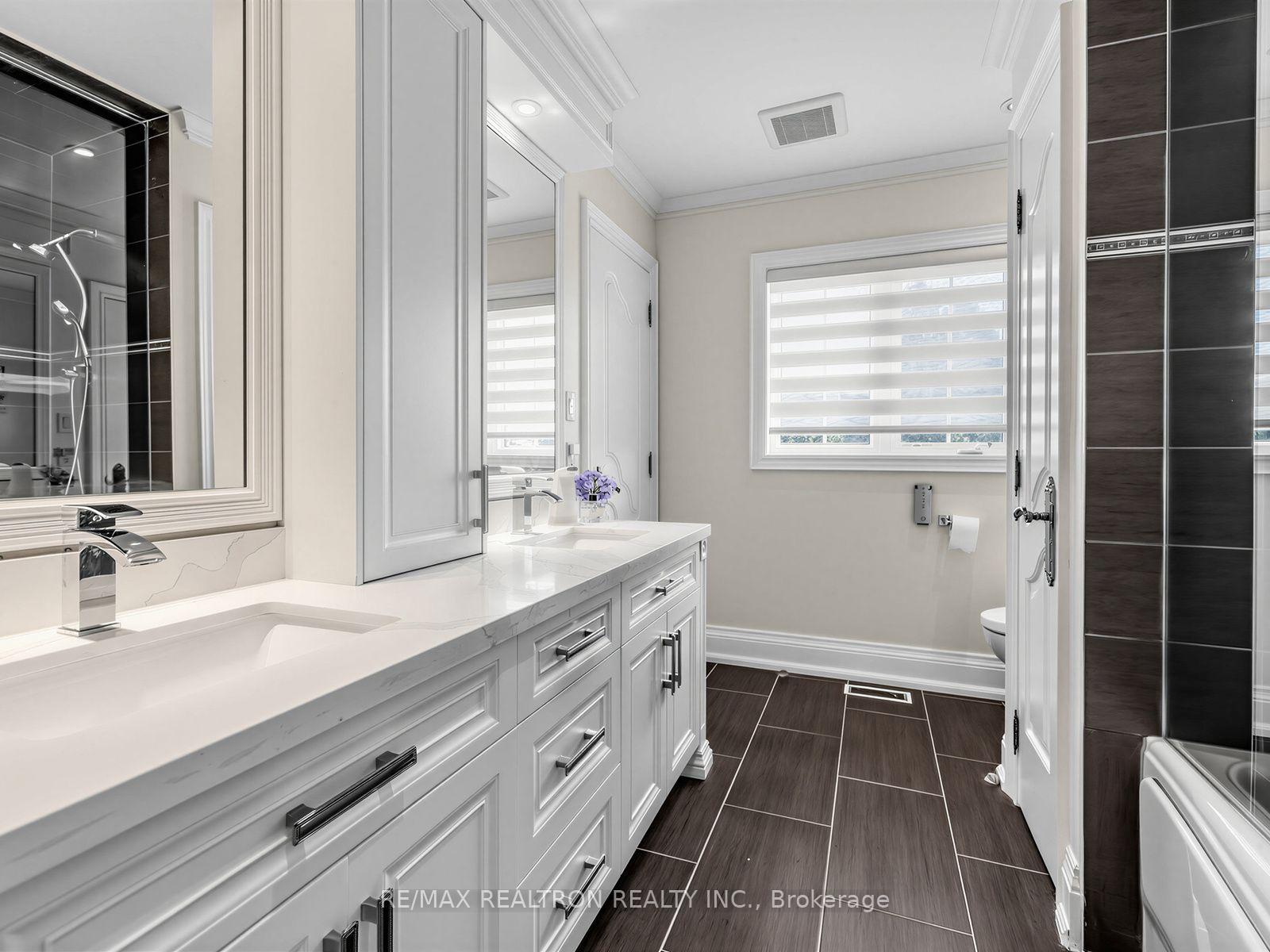 Photo 21 of 12 Anglin Drive, Richmond Hill, Jefferson — HOMEH