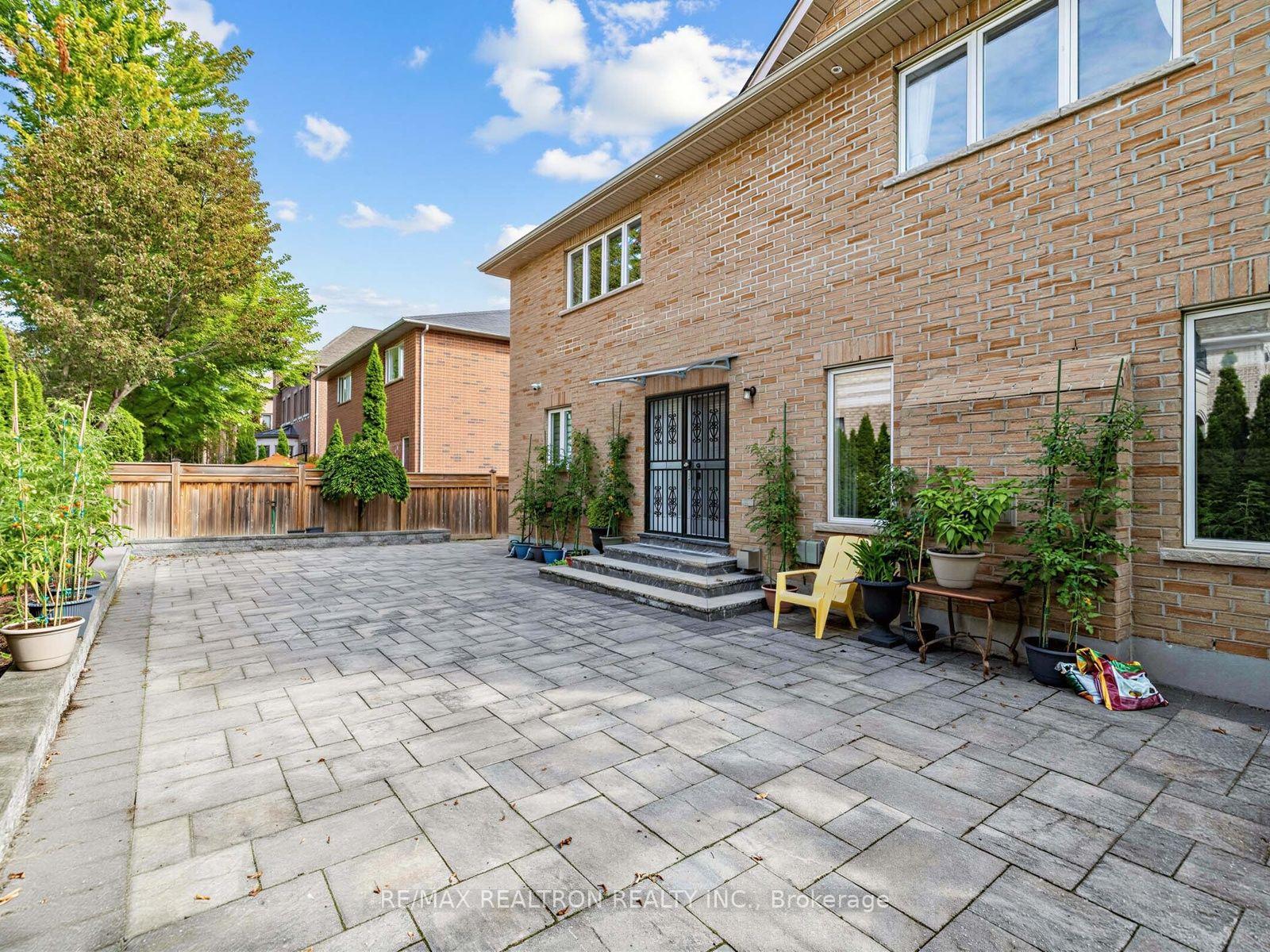 Photo 39 of 12 Anglin Drive, Richmond Hill, Jefferson — HOMEH