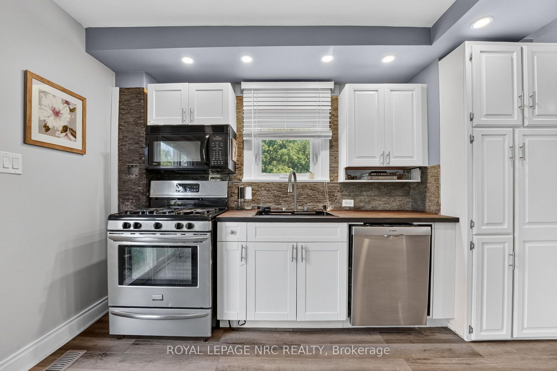 Photo 12 of 4189 Mountain Street, Lincoln, Beamsville — HOMEH