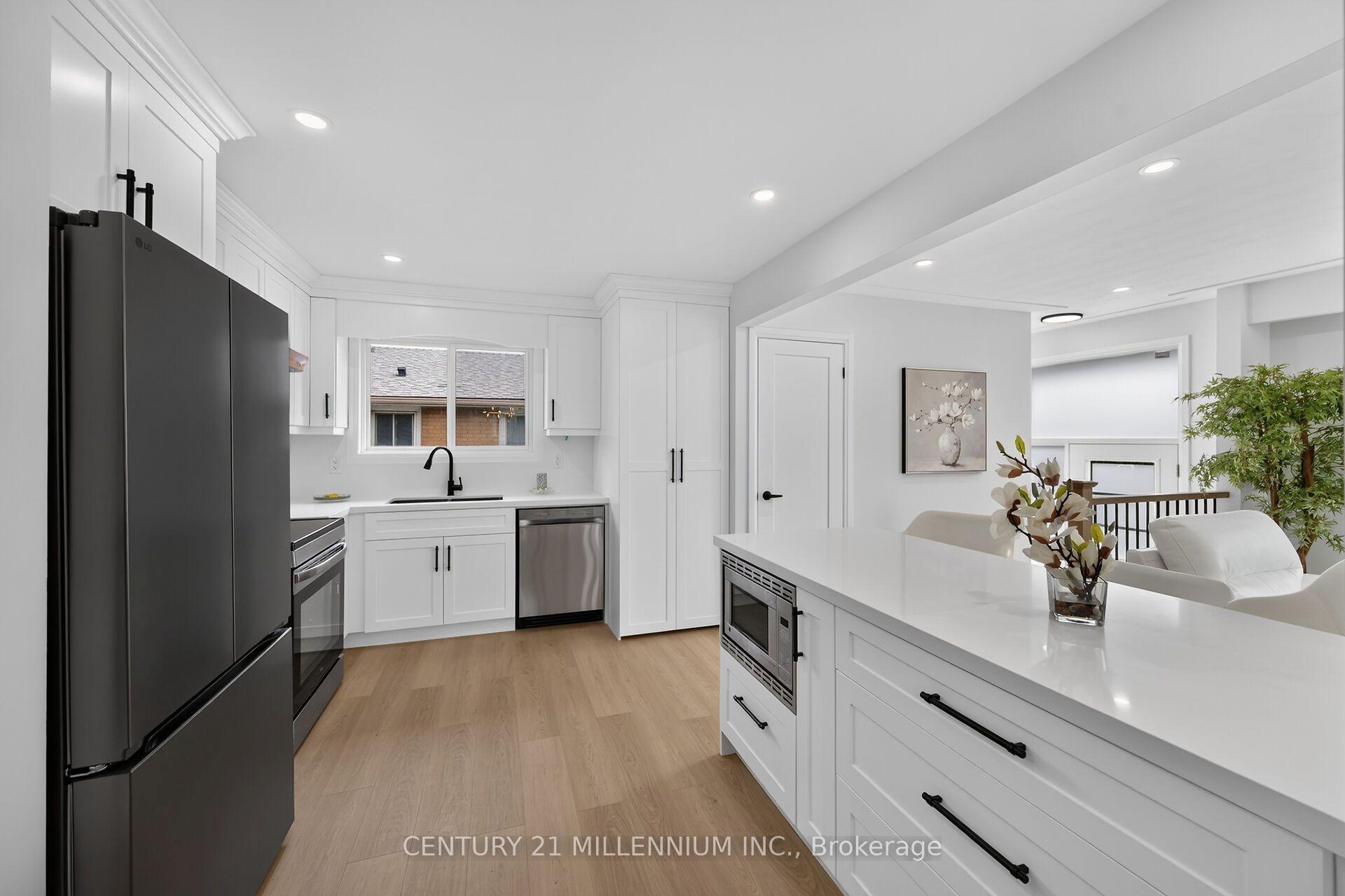 Photo 10 of Unit Upper, 40 Purdy Crescent, Hamilton, Greeningdon — HOMEH