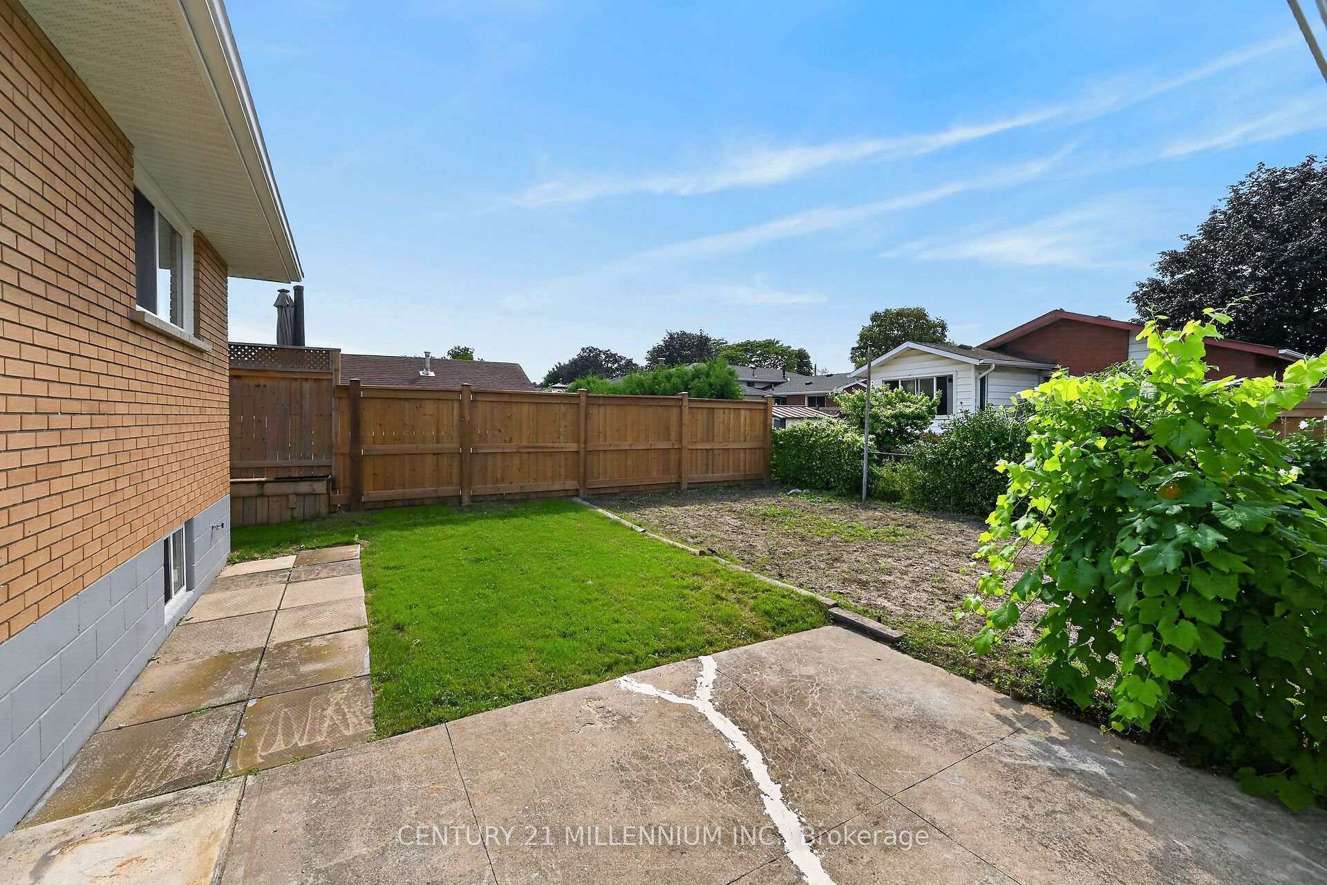 Photo 35 of Unit Upper, 40 Purdy Crescent, Hamilton, Greeningdon — HOMEH