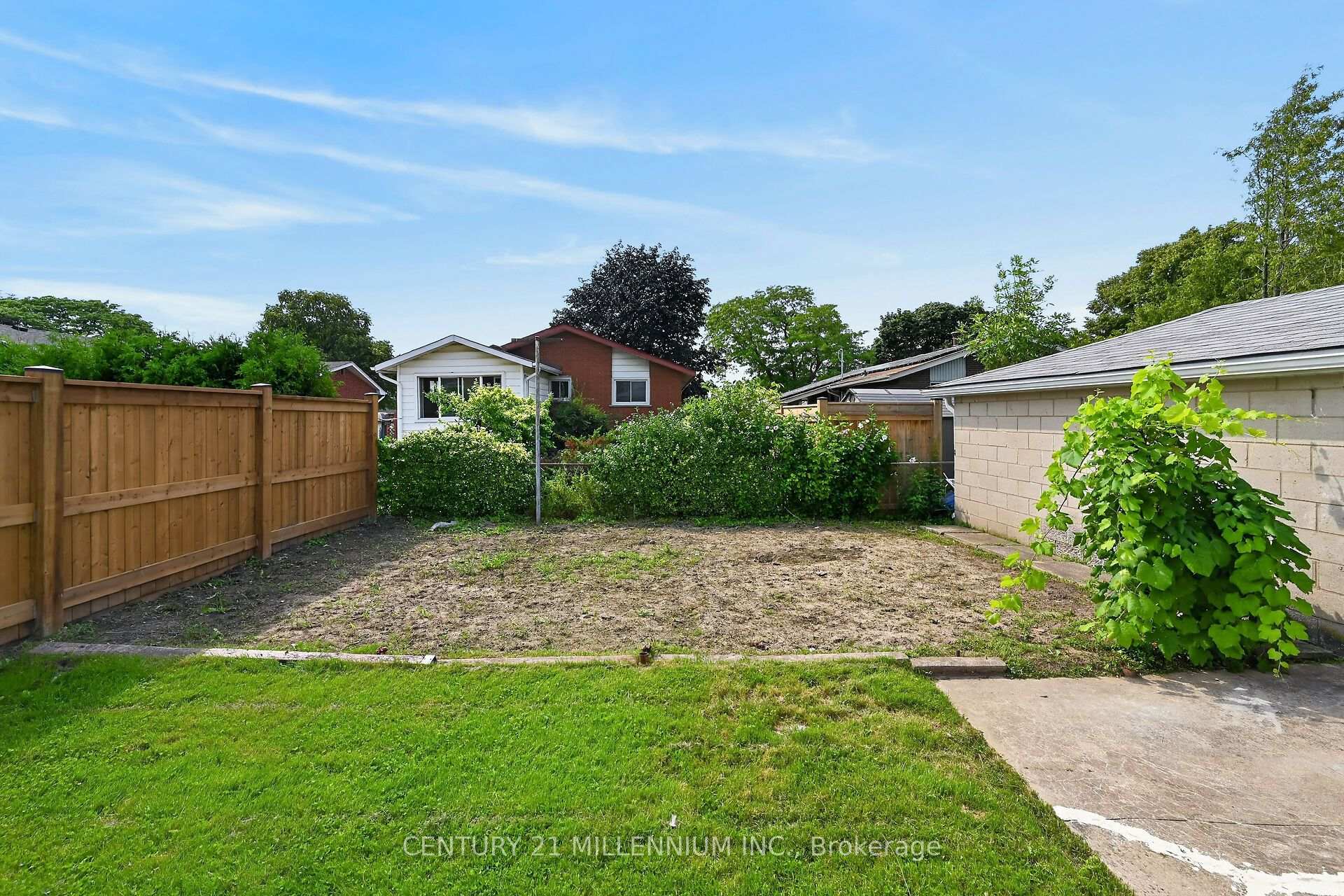 Photo 38 of Unit Upper, 40 Purdy Crescent, Hamilton, Greeningdon — HOMEH