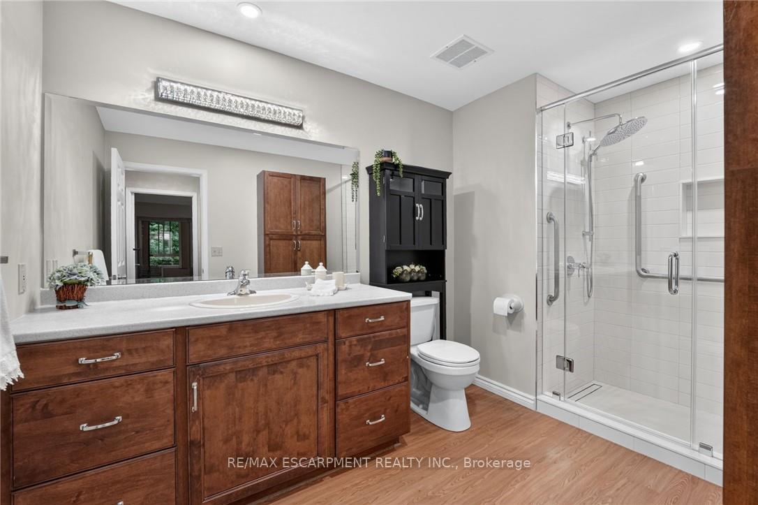 Photo 21 of Unit 301, 5 Niagara Street, Grimsby, Grimsby West — HOMEH