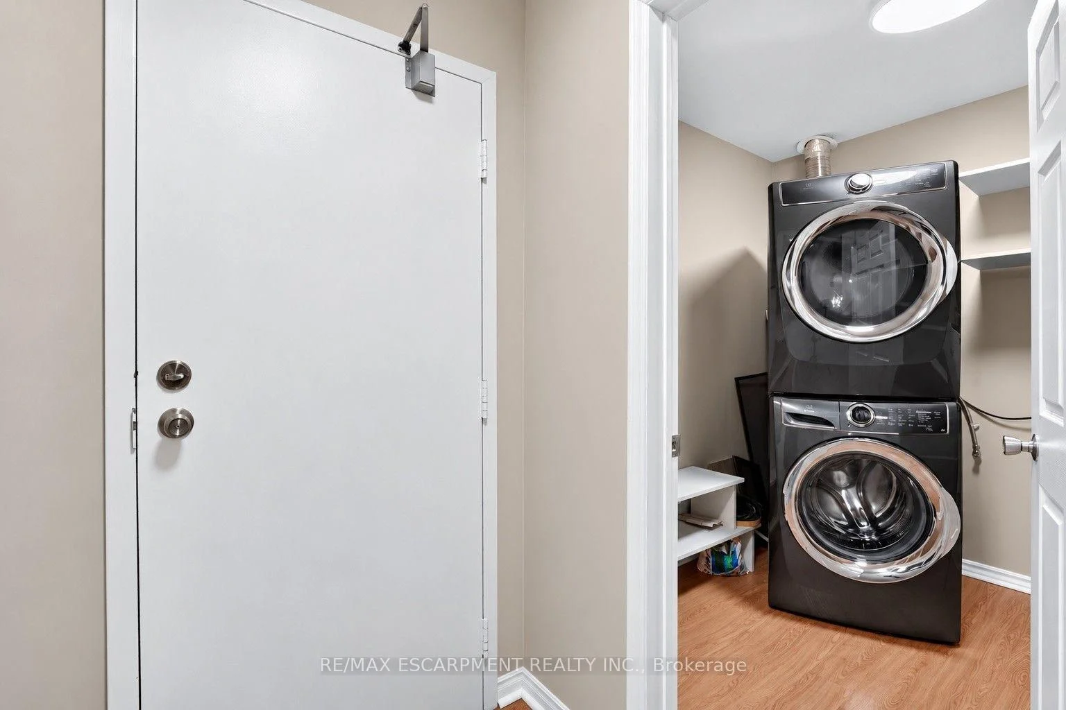 Photo 26 of Unit 301, 5 Niagara Street, Grimsby, Grimsby West — HOMEH