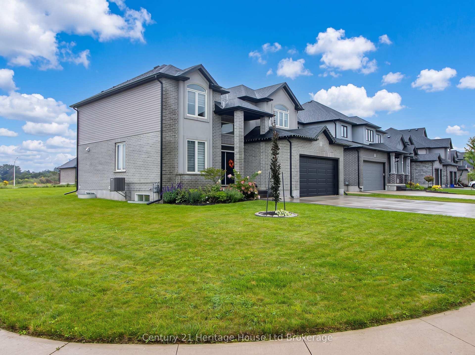 Photo 5 of 97 Beech Boulevard, Tillsonburg — HOMEH