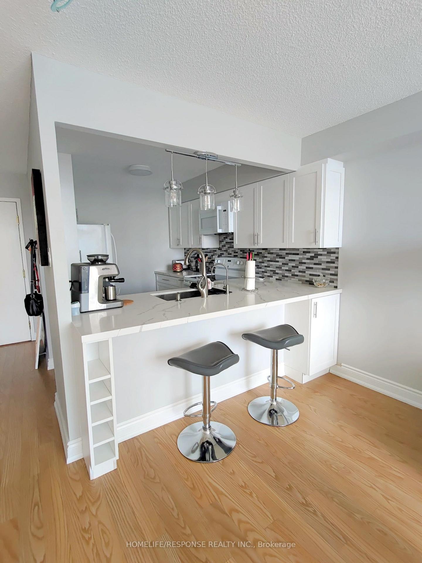 Photo 5 of Unit 1207, 55 Elm Drive, Mississauga, City Centre — HOMEH