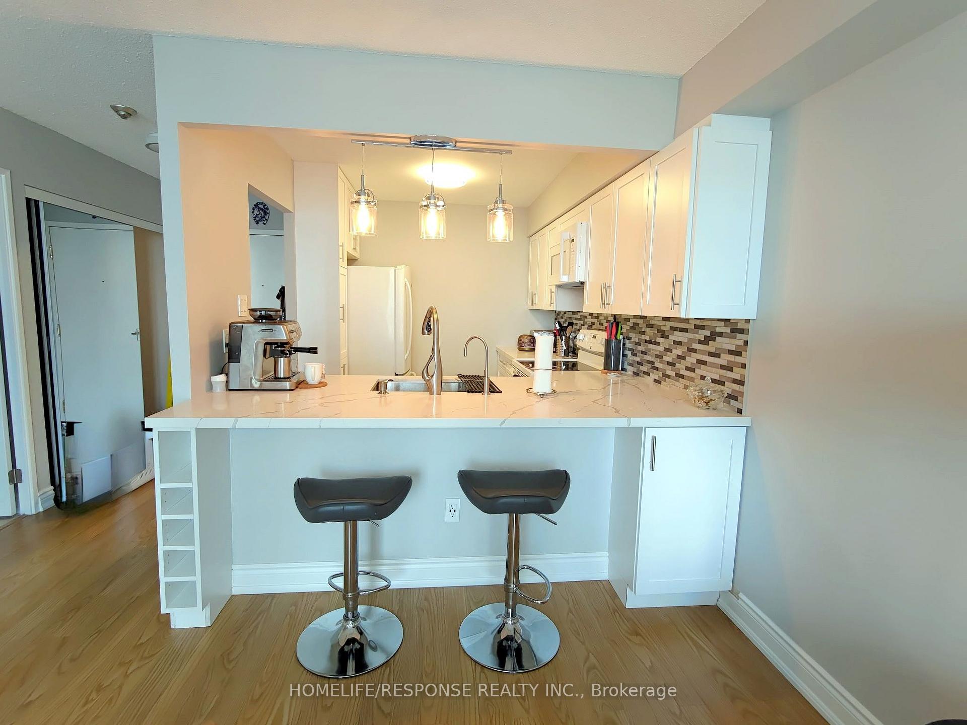 Photo 6 of Unit 1207, 55 Elm Drive, Mississauga, City Centre — HOMEH