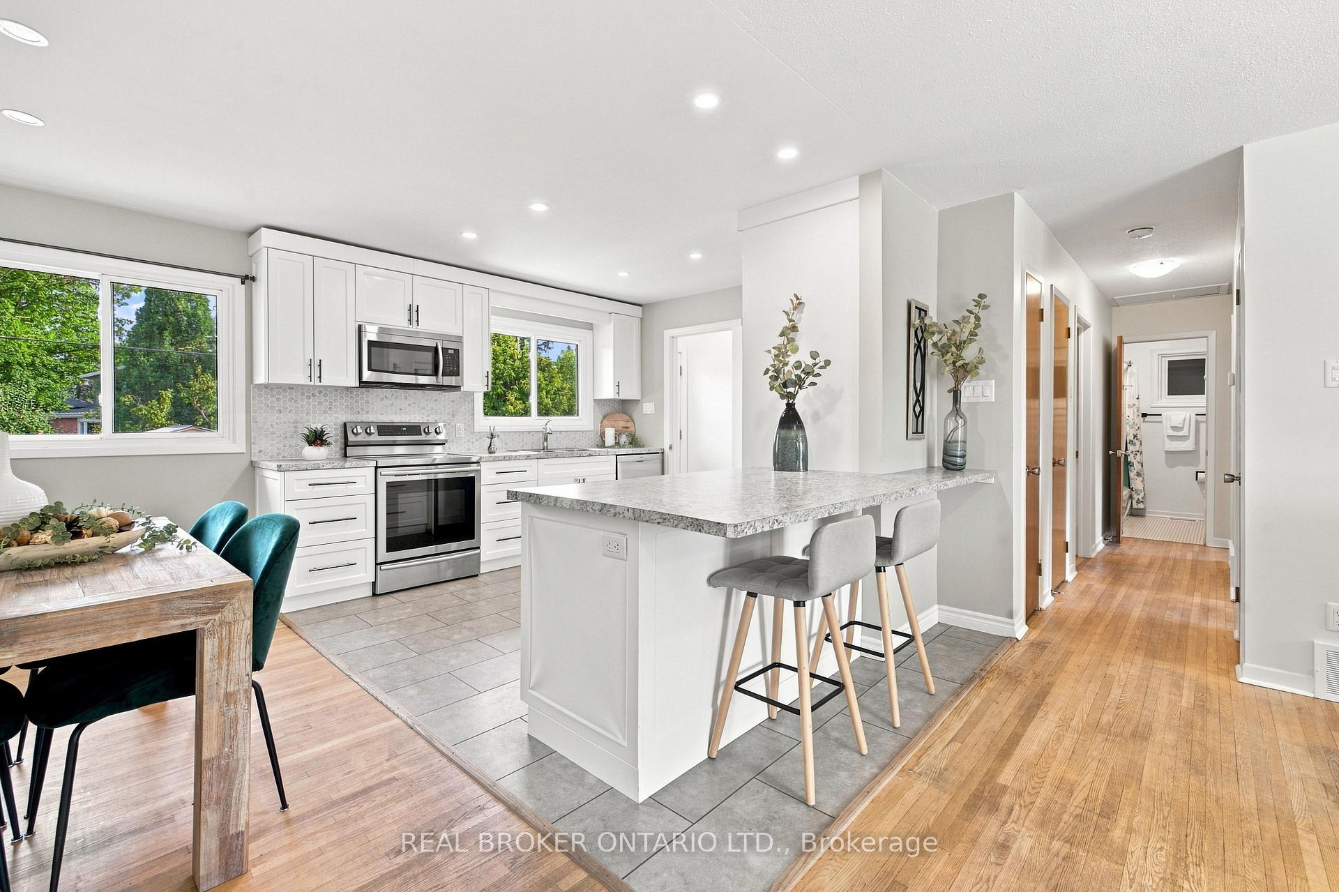 Photo 12 of 82 Meadowlands Drive W, Ottawa, Meadowlands/Crestview — HOMEH