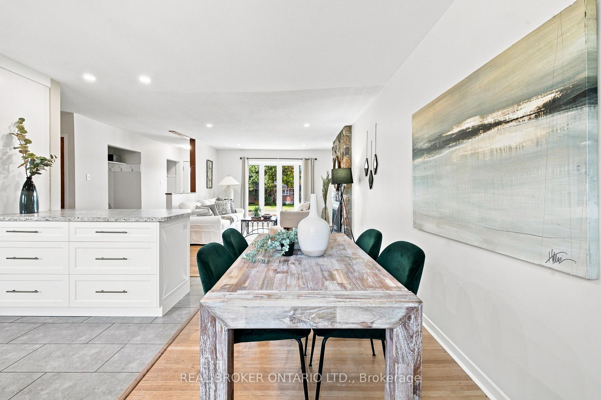Photo 19 of 82 Meadowlands Drive W, Ottawa, Meadowlands/Crestview — HOMEH