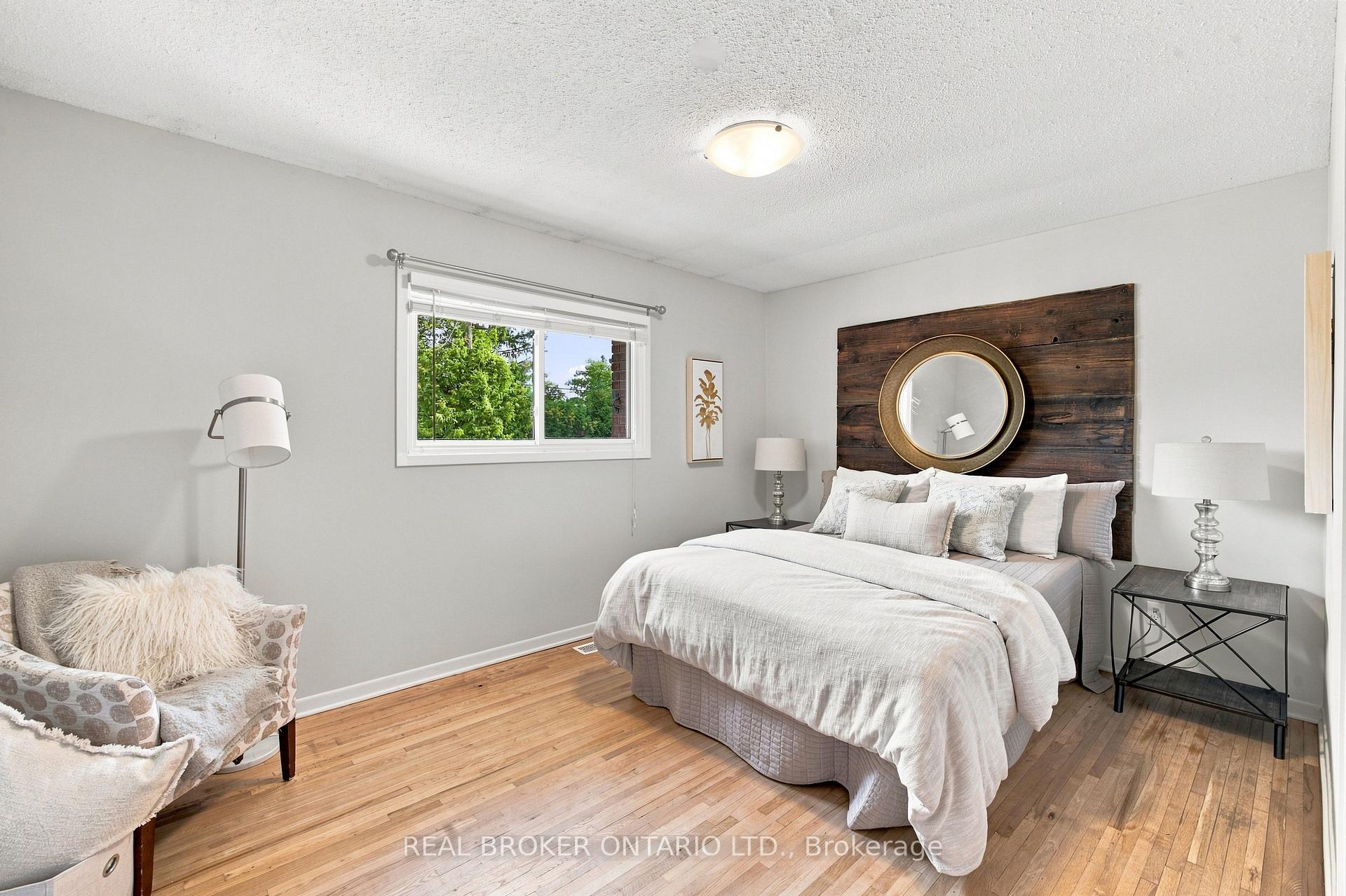 Photo 22 of 82 Meadowlands Drive W, Ottawa, Meadowlands/Crestview — HOMEH