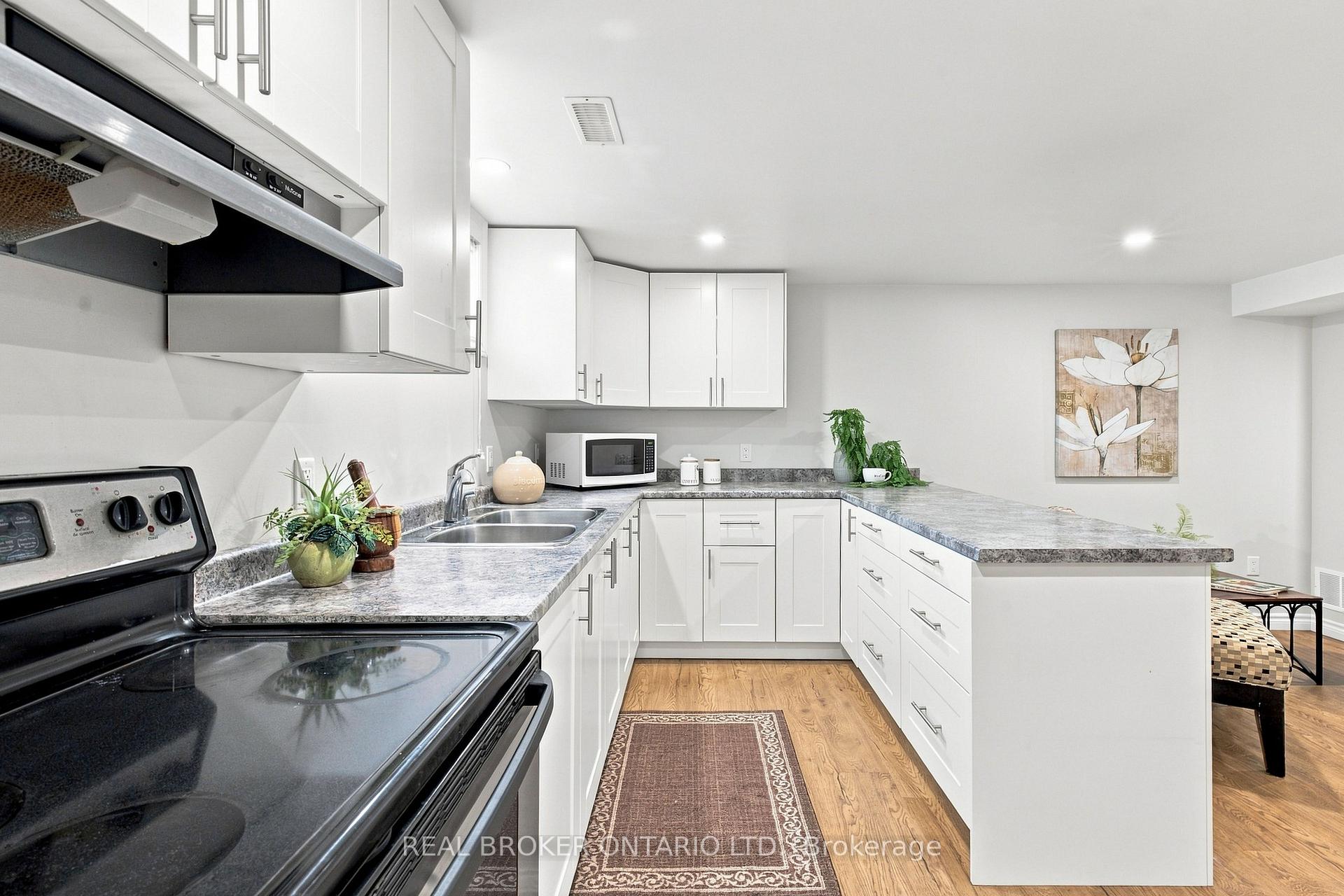 Photo 33 of 82 Meadowlands Drive W, Ottawa, Meadowlands/Crestview — HOMEH