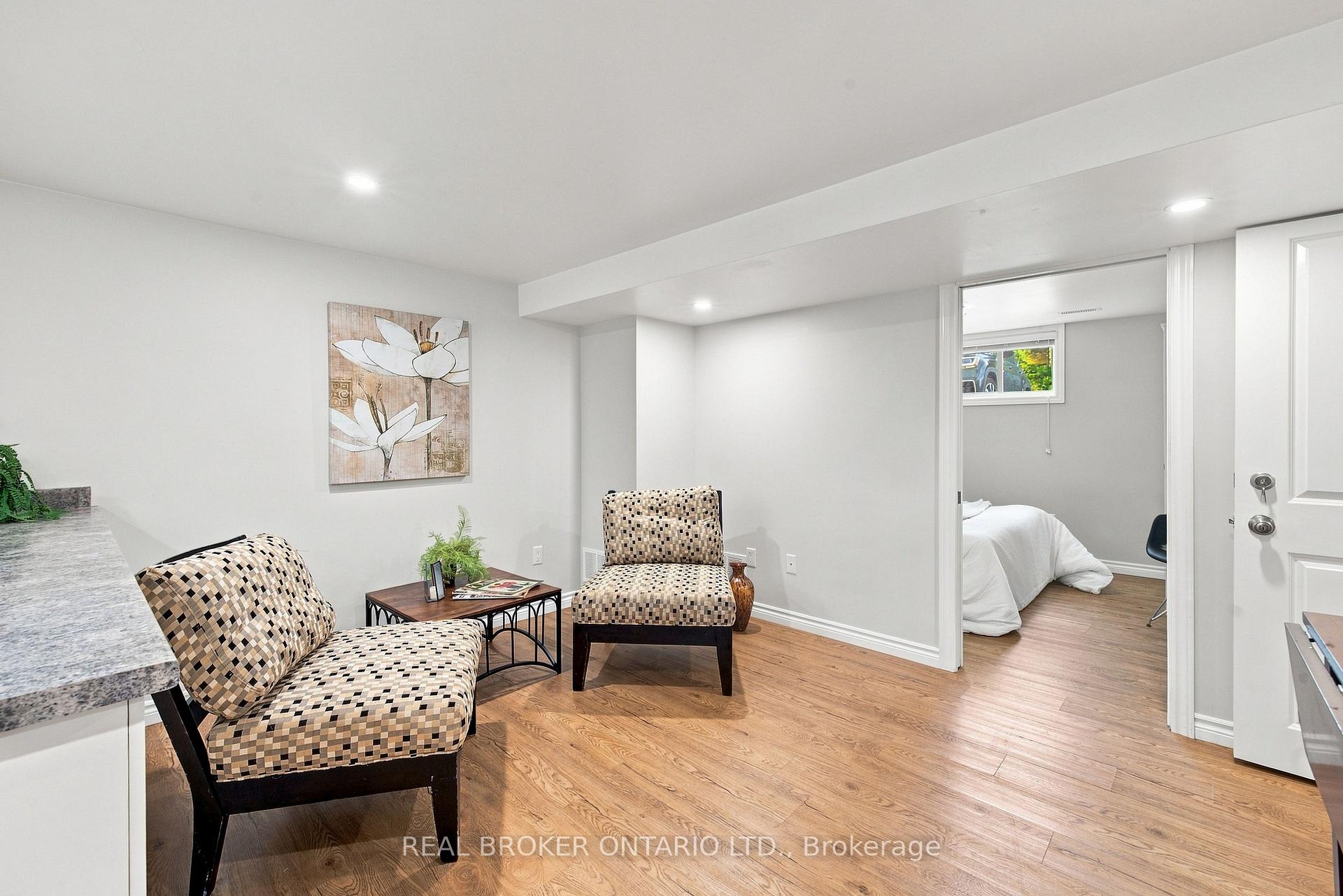 Photo 34 of 82 Meadowlands Drive W, Ottawa, Meadowlands/Crestview — HOMEH